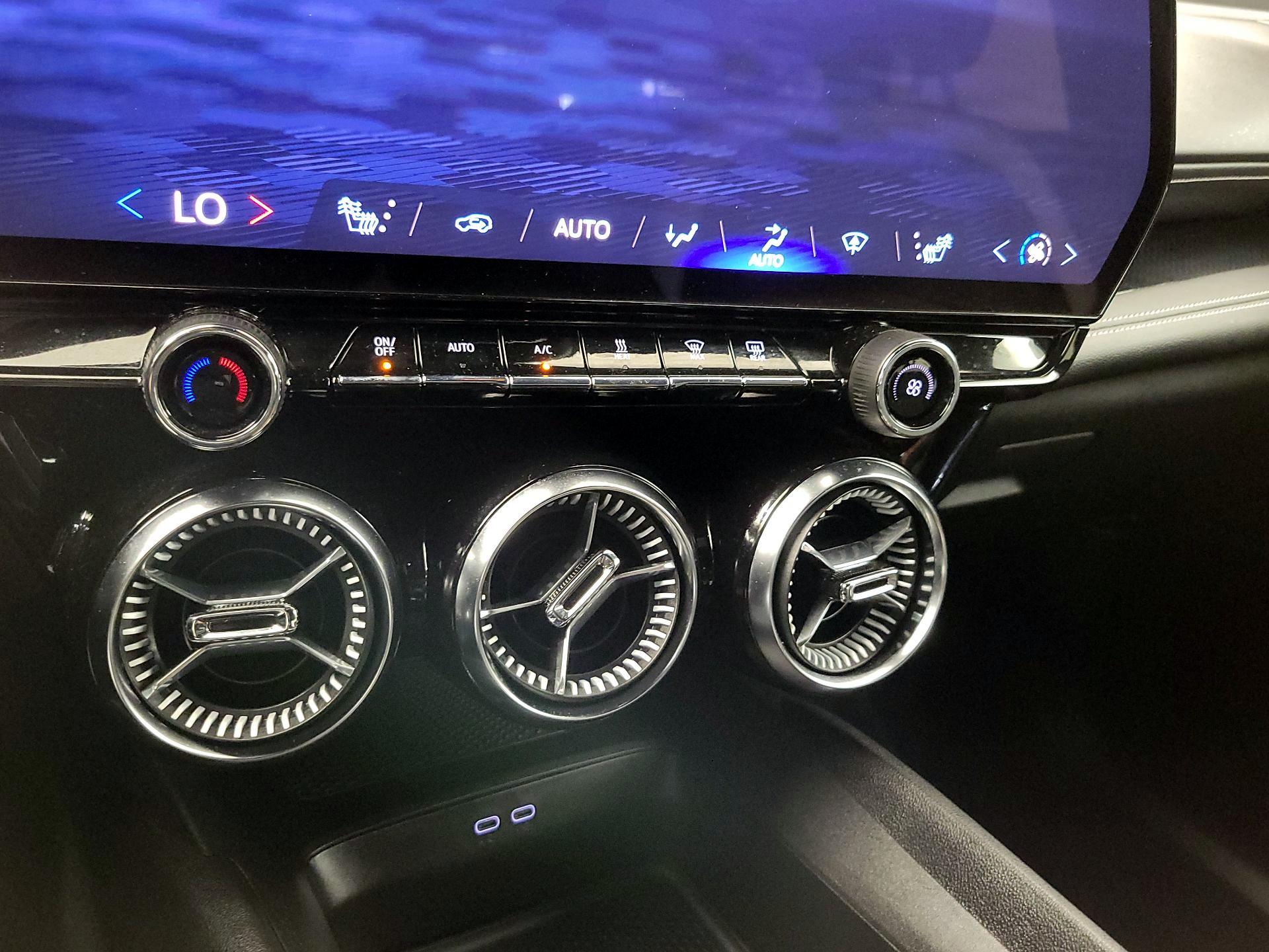 Thumbnail: 2024 Chevrolet Blazer EV - 17