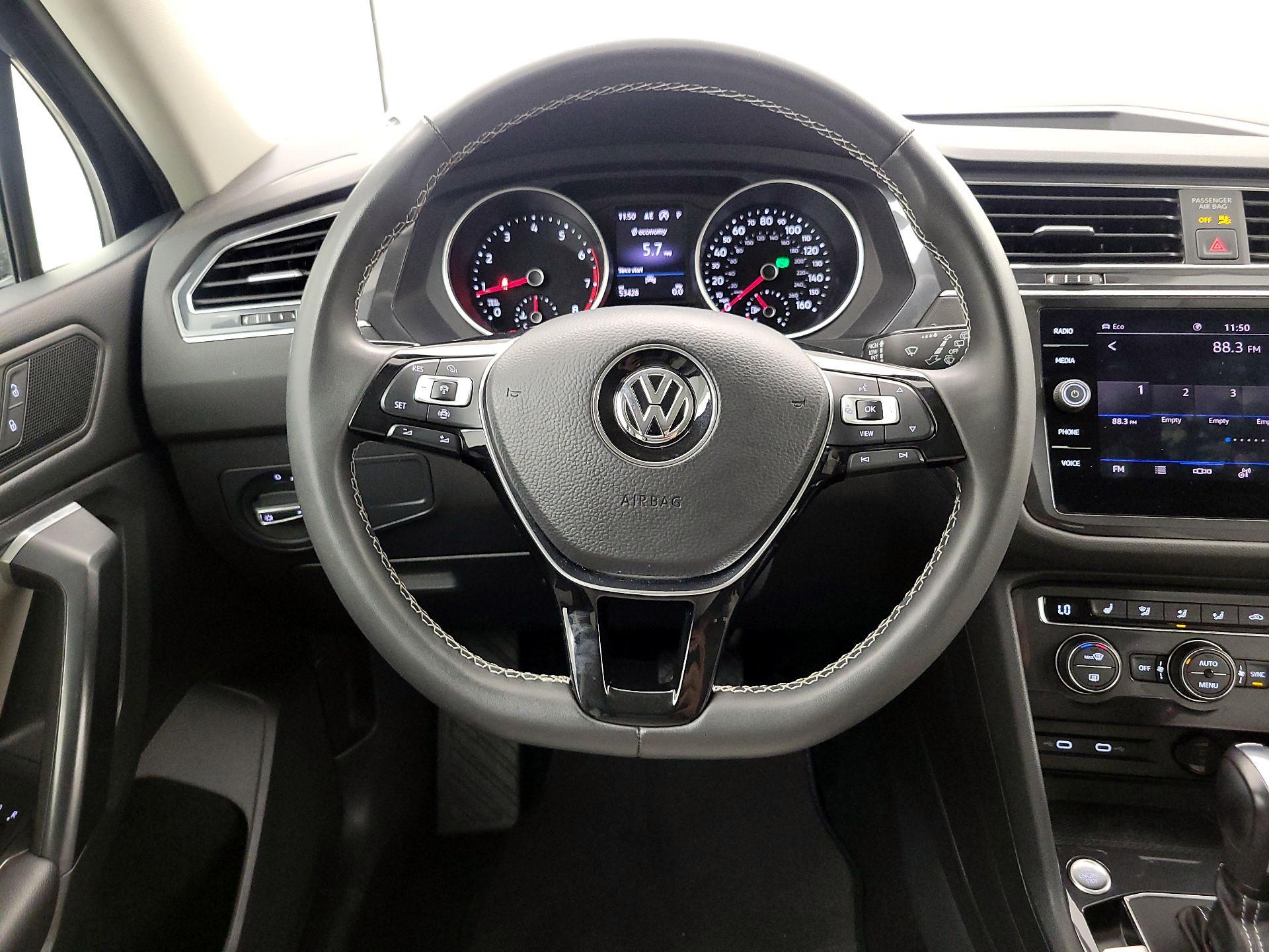 Thumbnail: 2021 Volkswagen Tiguan - 10
