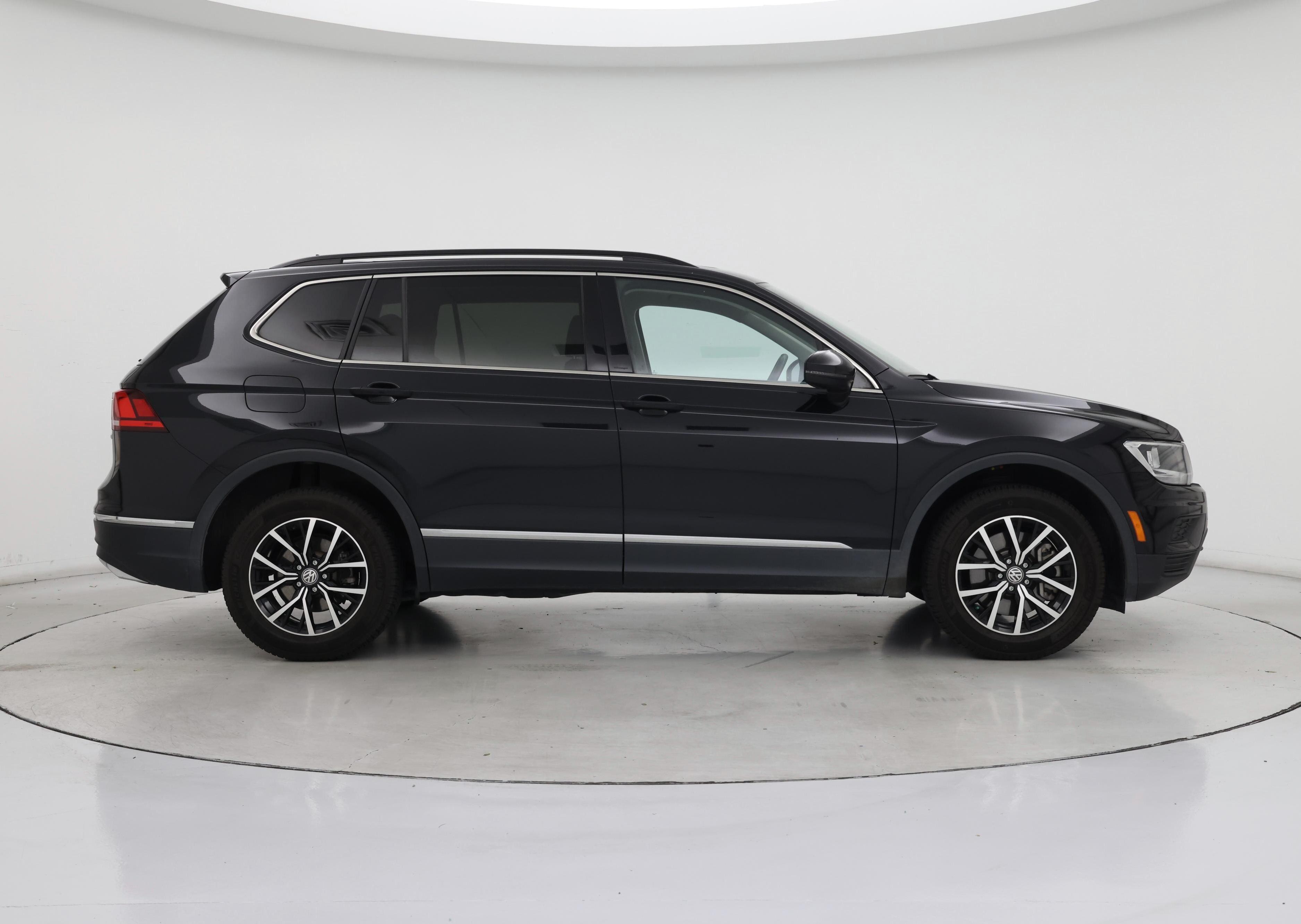 Thumbnail: 2021 Volkswagen Tiguan - 7