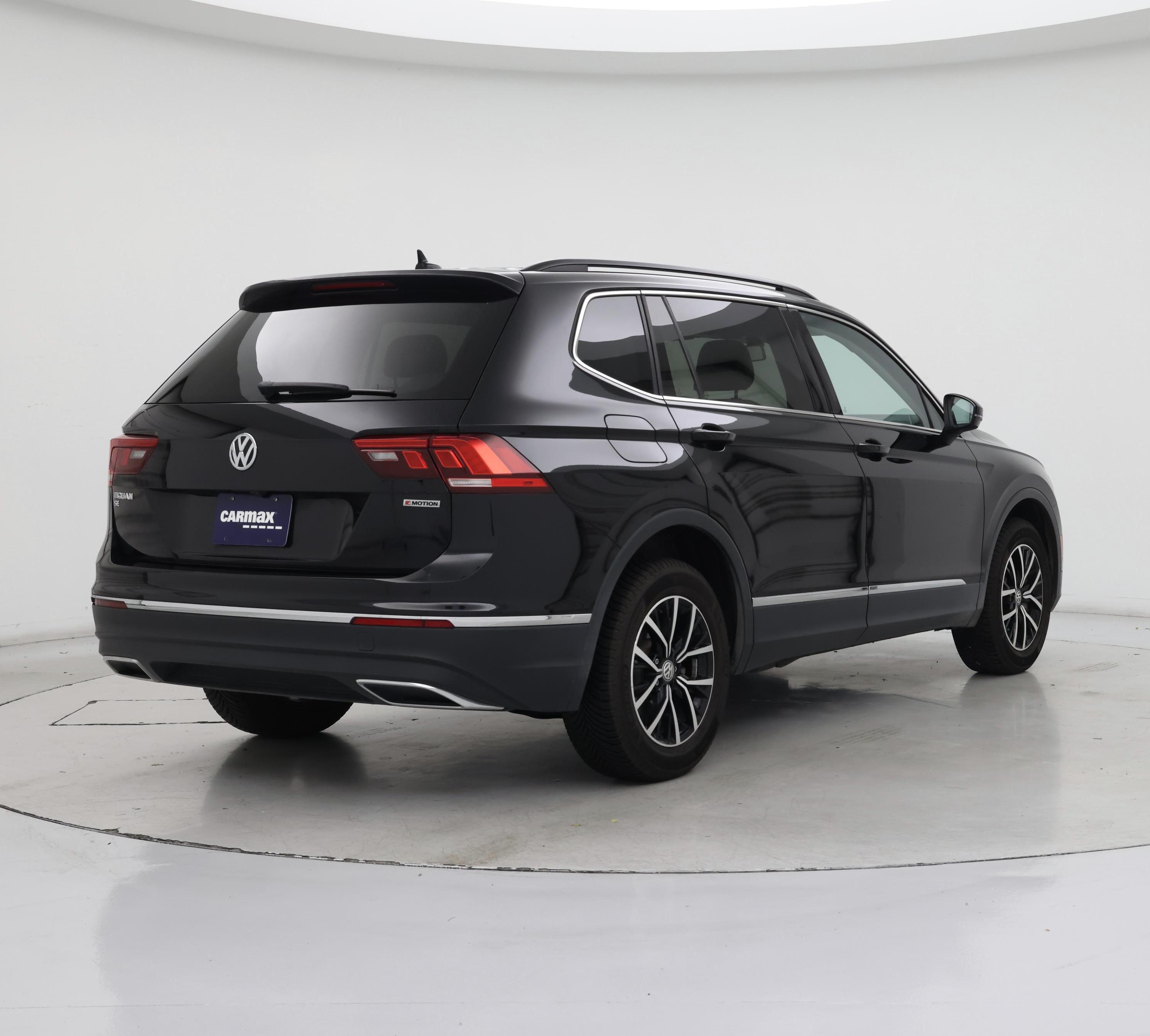 Thumbnail: 2021 Volkswagen Tiguan - 8