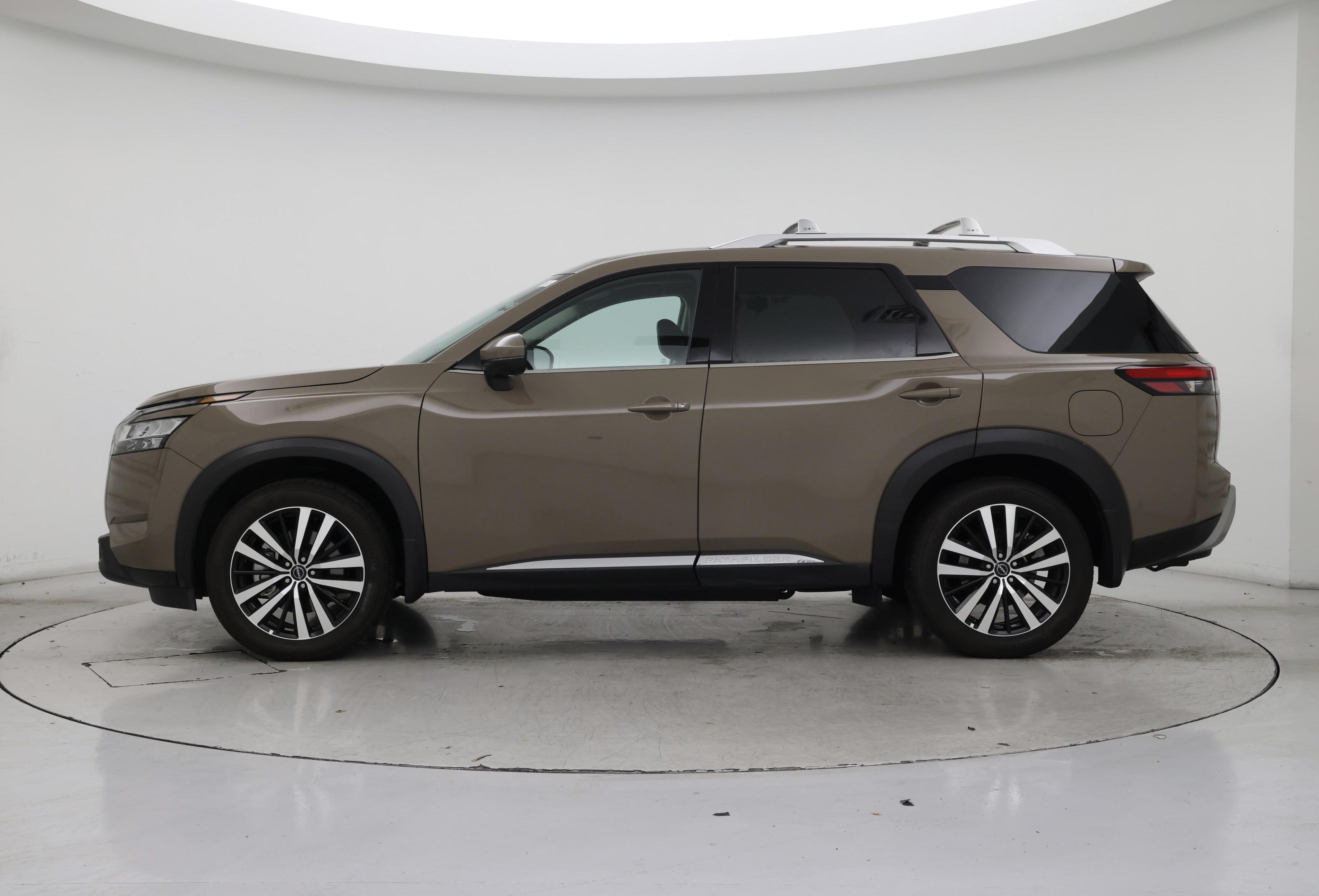 Thumbnail: 2024 Nissan Pathfinder - 3