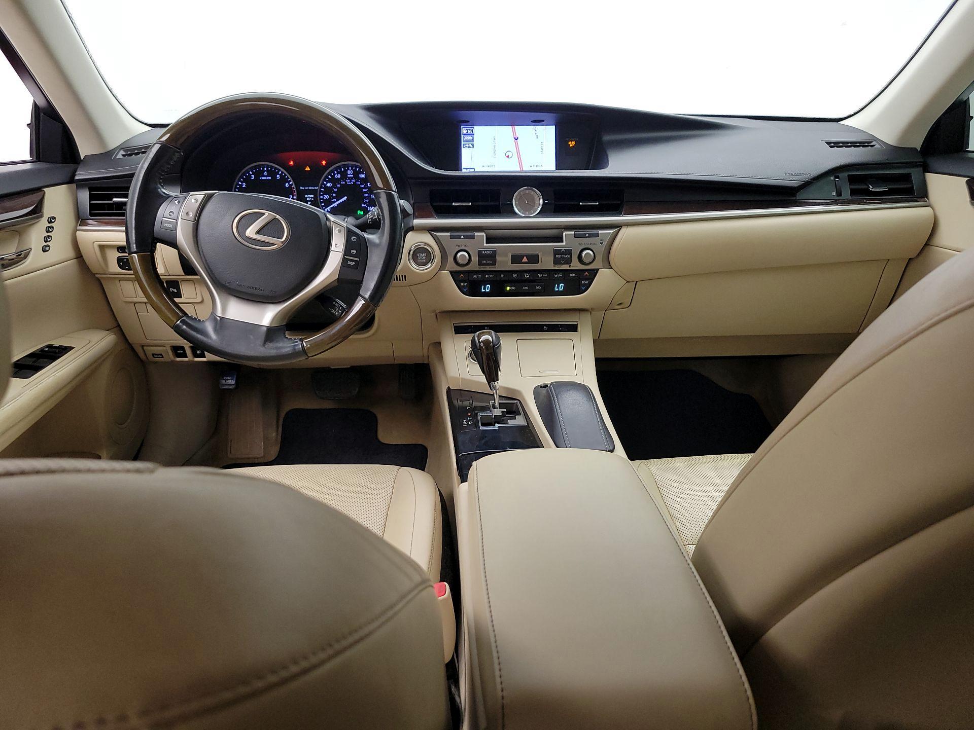 Thumbnail: 2013 Lexus ES - 9