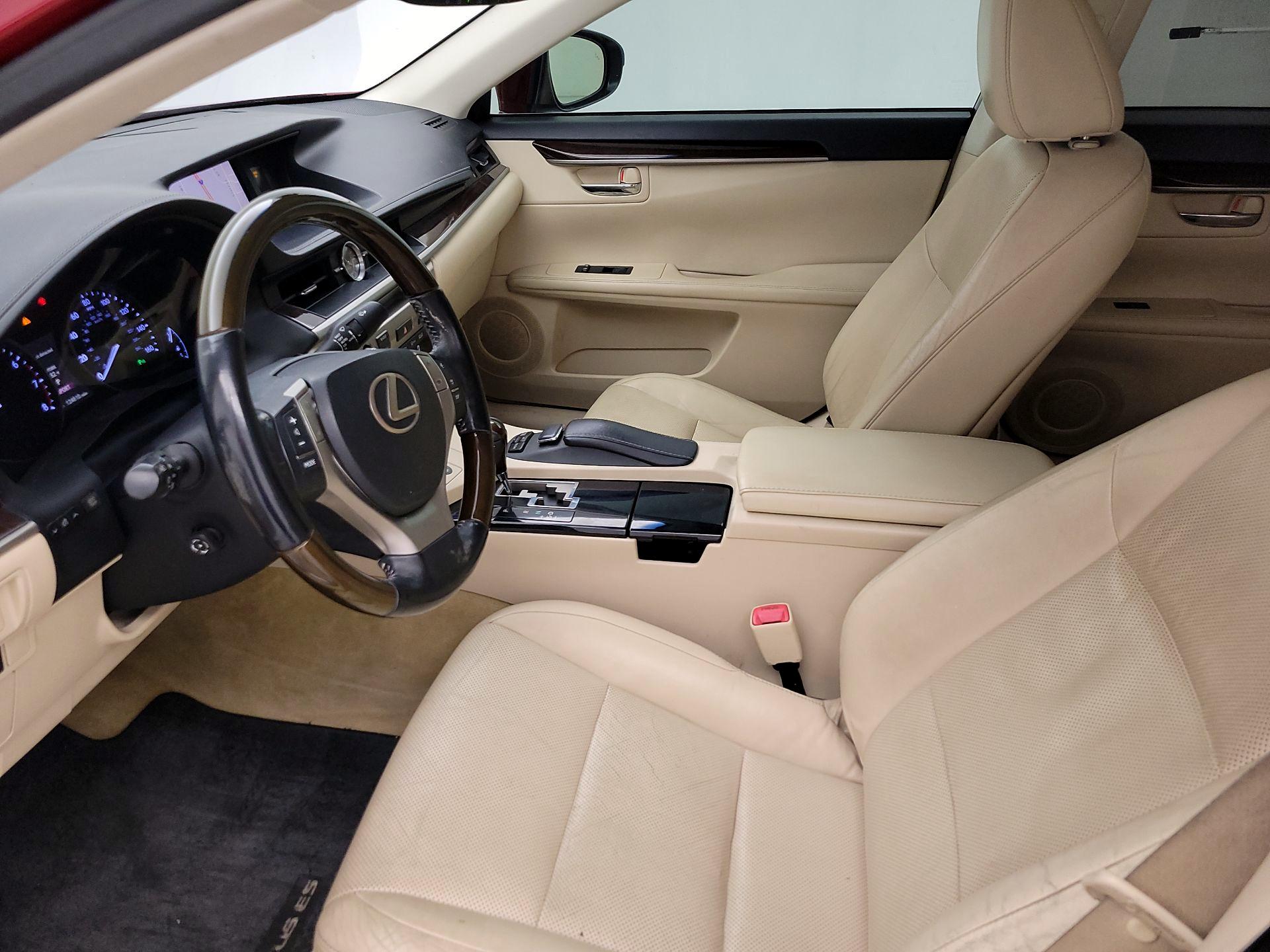 Thumbnail: 2013 Lexus ES - 11