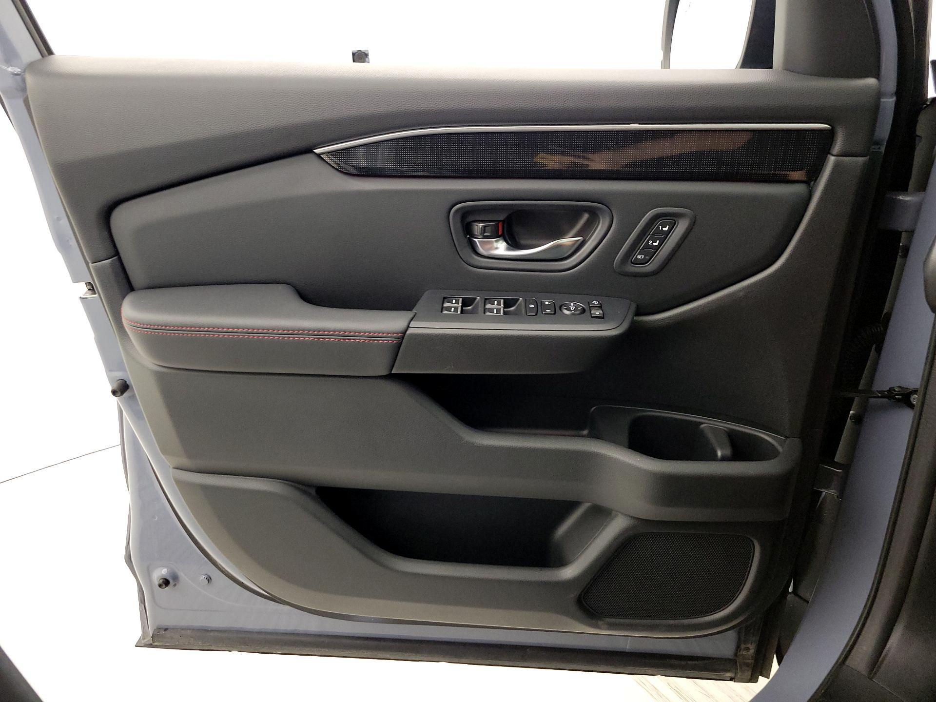 Thumbnail: 2025 Honda Pilot - 12