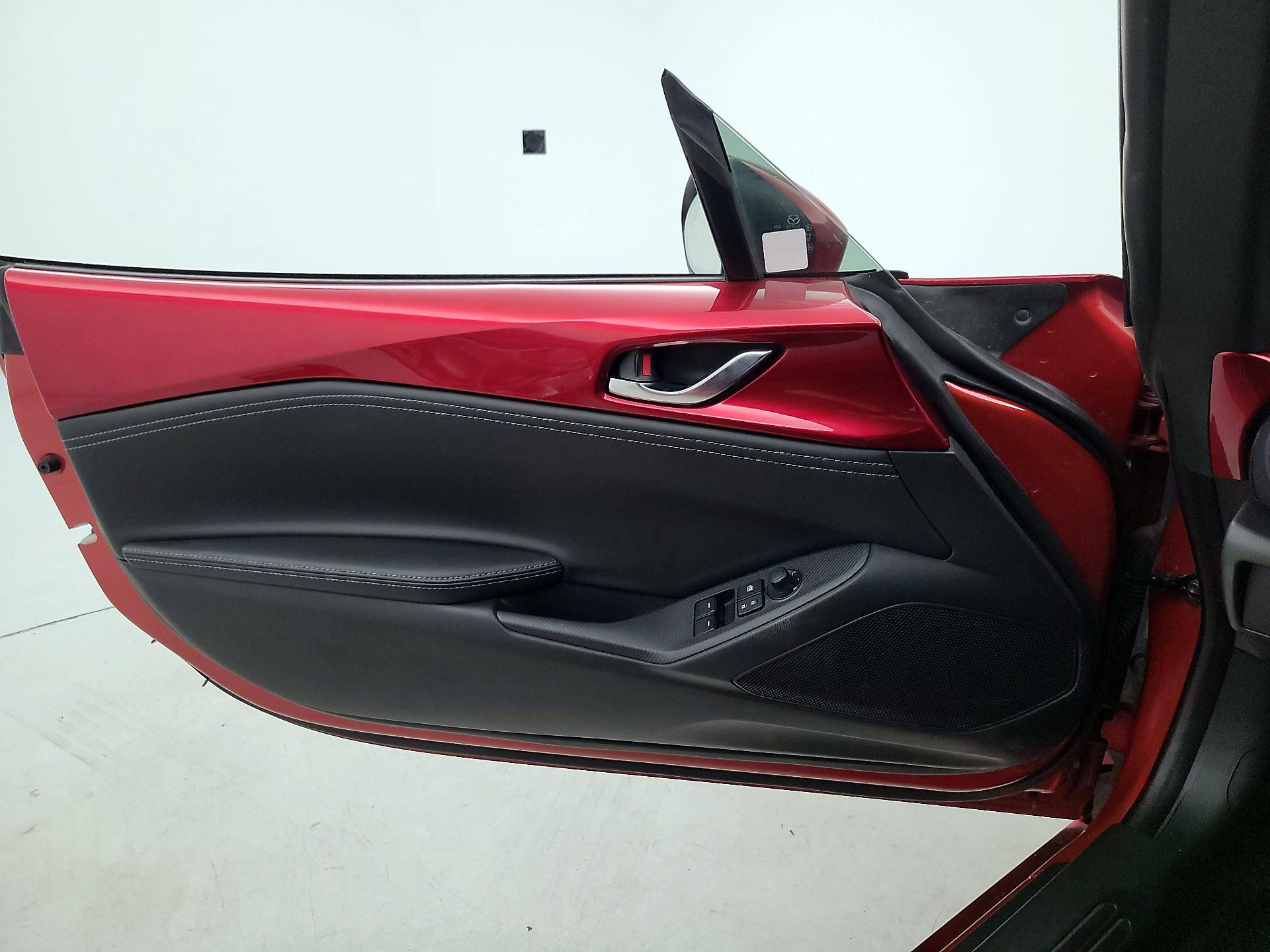 Thumbnail: 2023 Mazda MX-5 Miata - 12