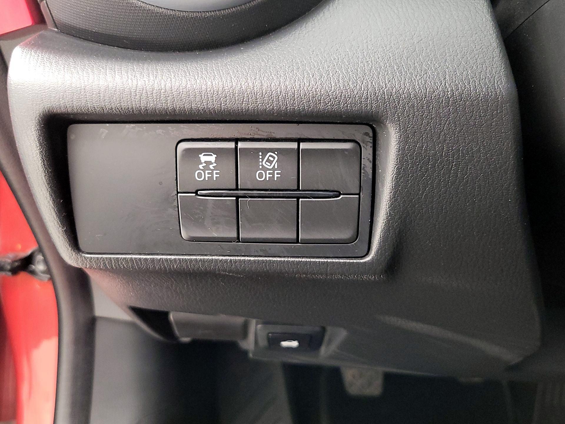 Thumbnail: 2023 Mazda MX-5 Miata - 13