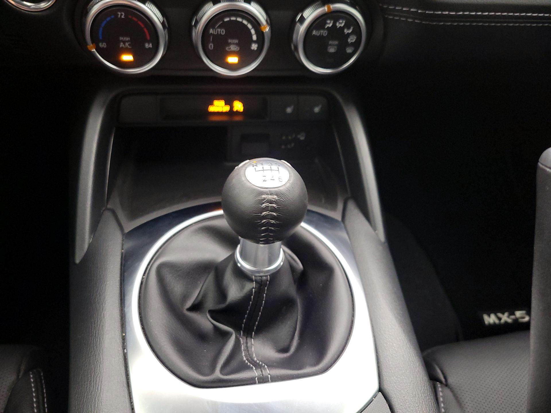 Thumbnail: 2023 Mazda MX-5 Miata - 18