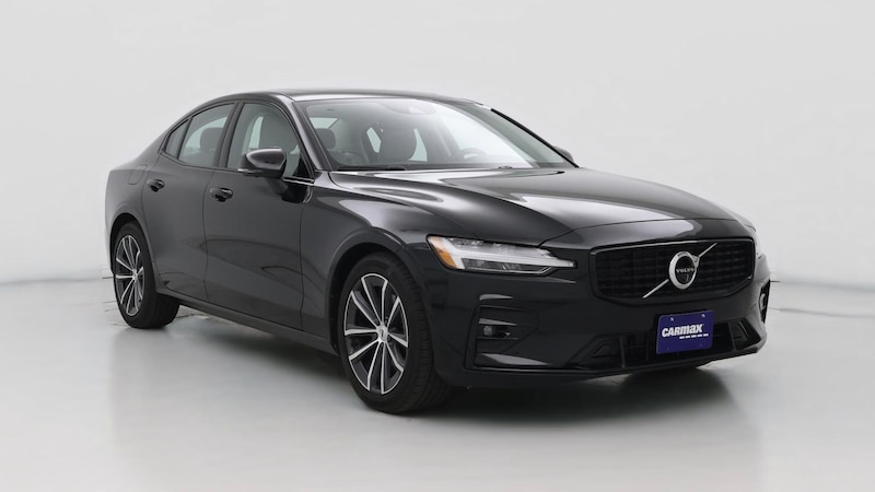 2022 Volvo S60 B5 Momentum Hero Image