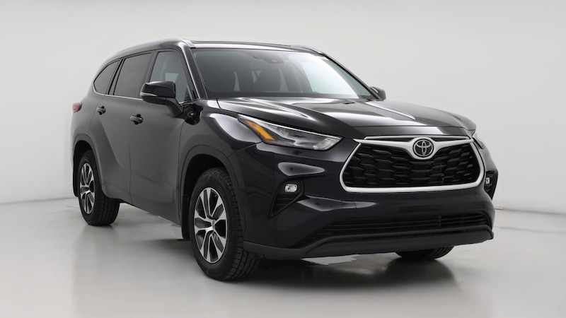 2022 Toyota Highlander XLE Hero Image