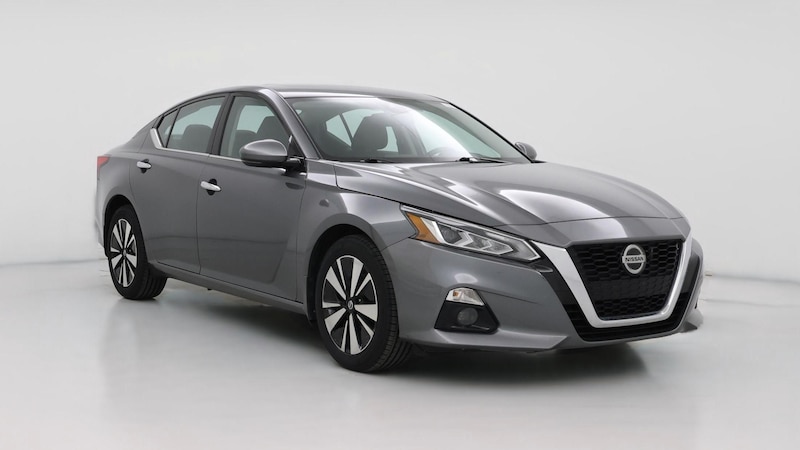 2020 Nissan Altima SV Hero Image
