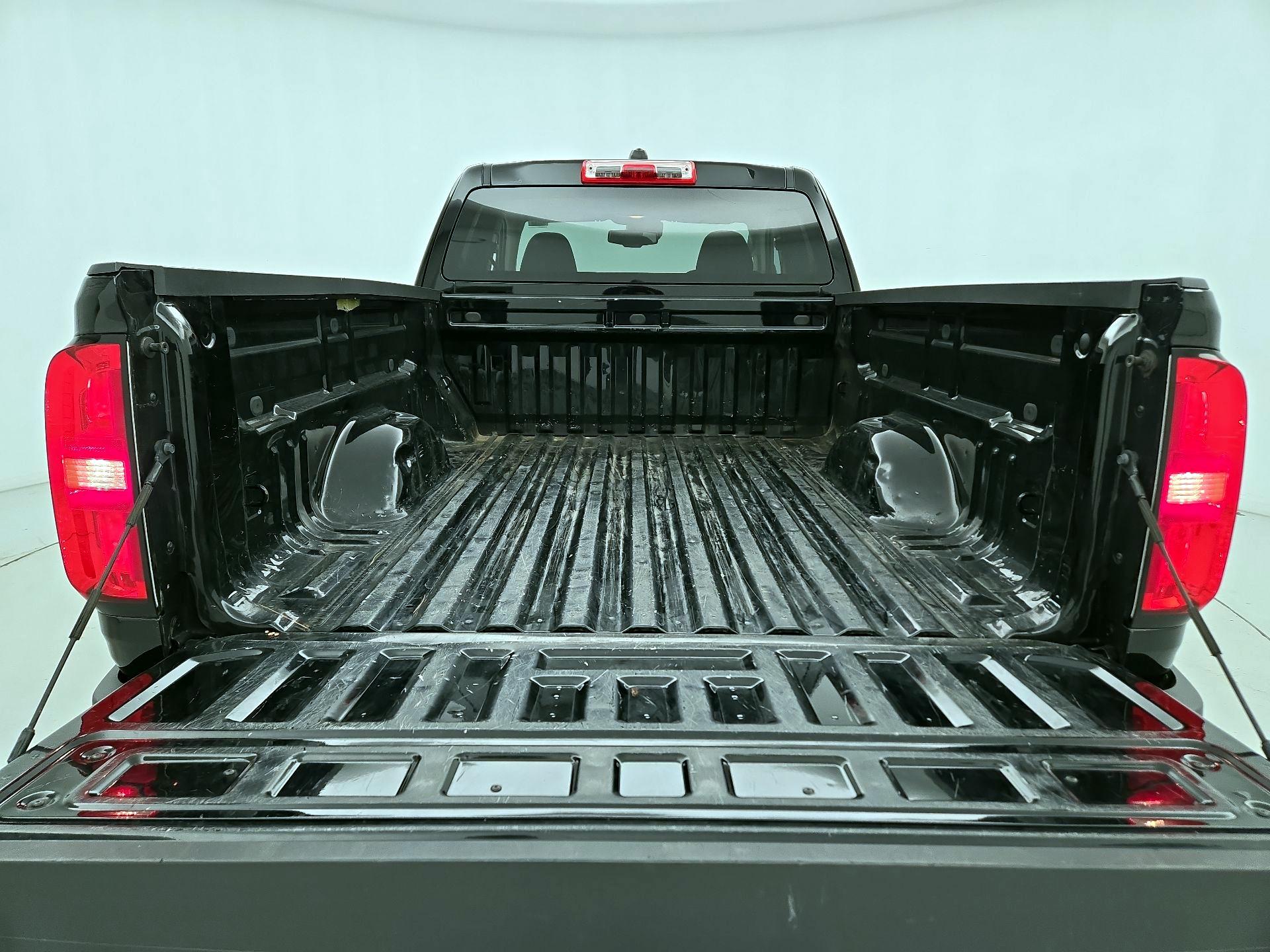 Thumbnail: 2022 Chevrolet Colorado - 20