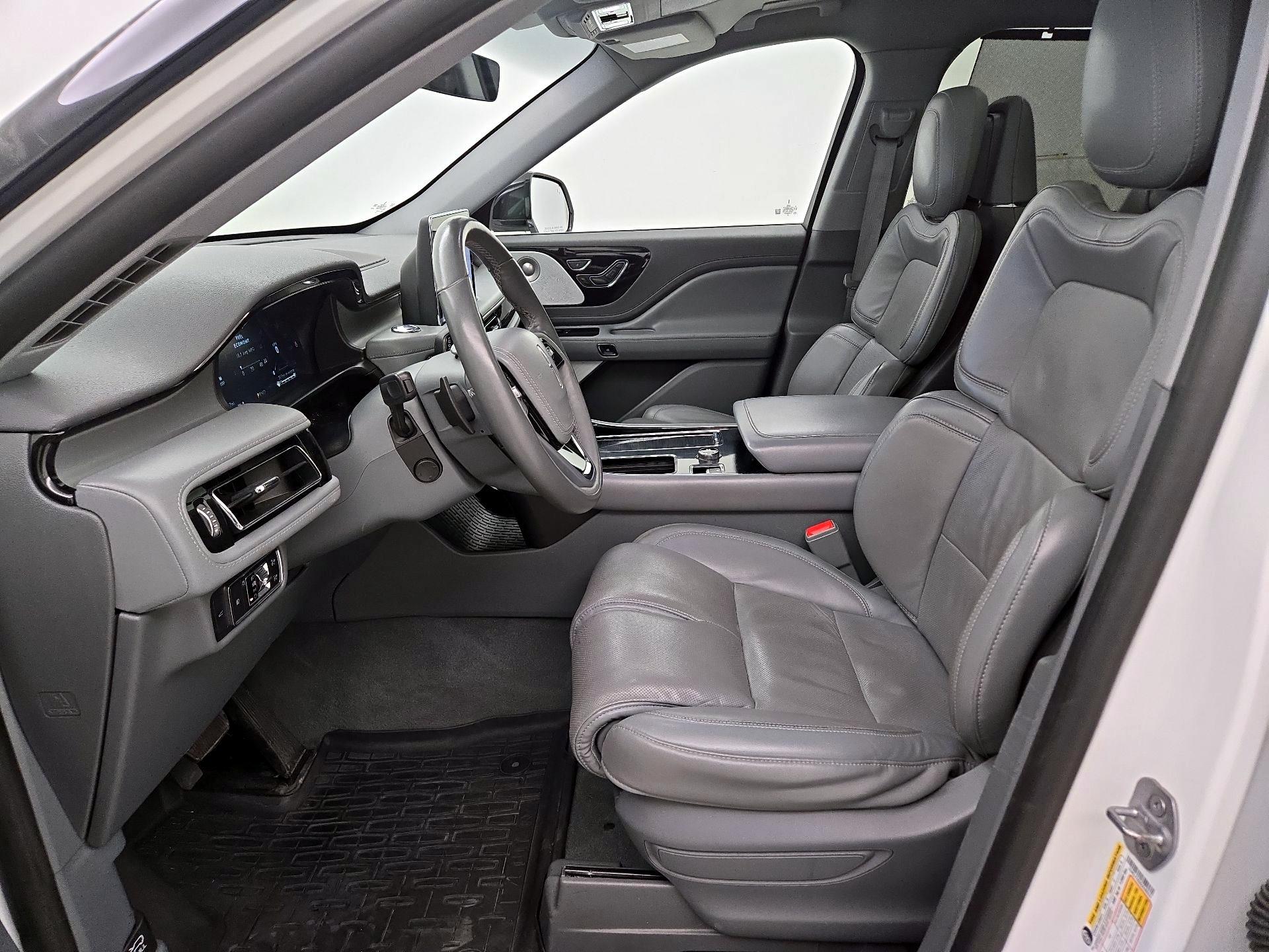 Thumbnail: 2020 Lincoln Aviator - 11