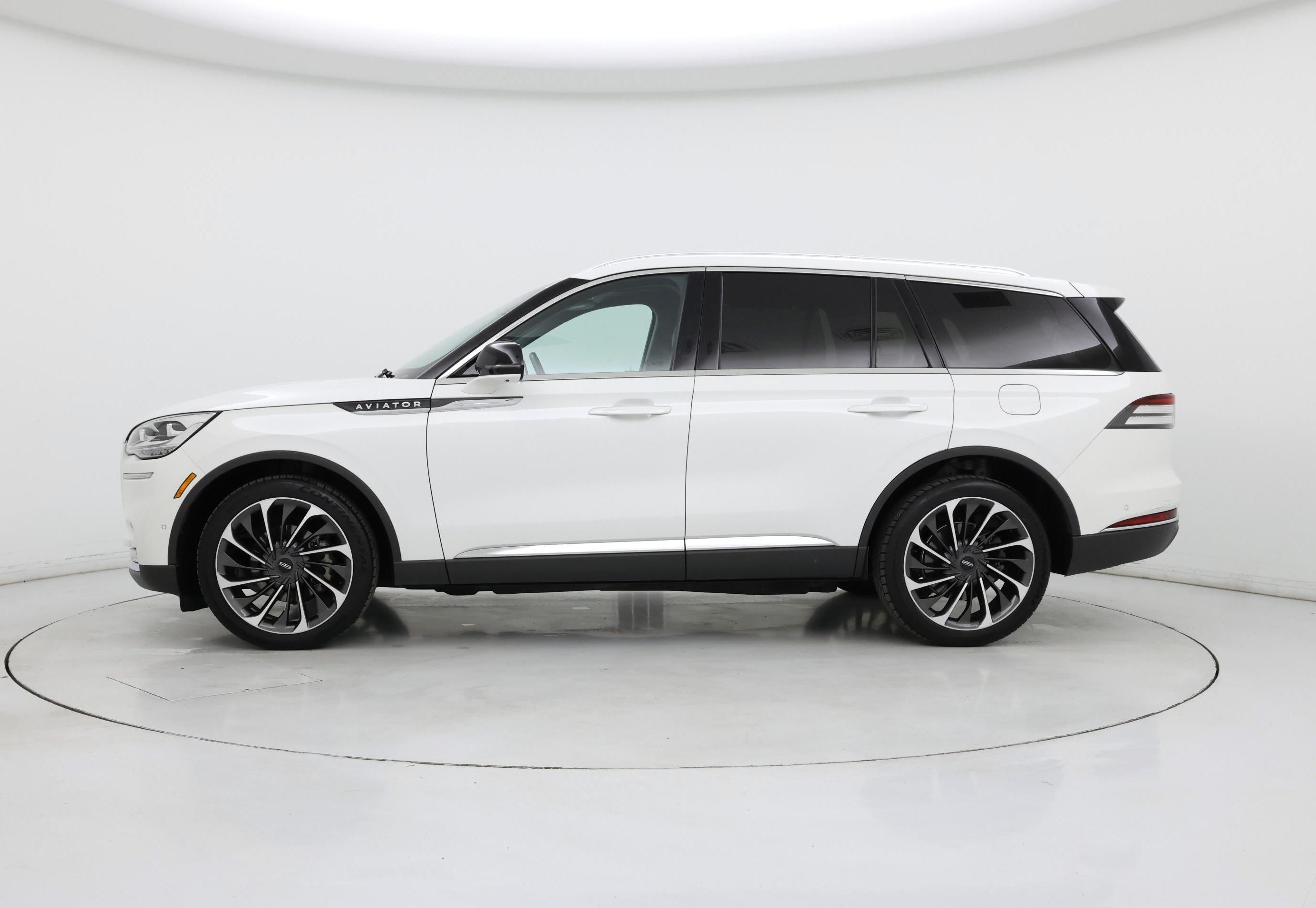 Thumbnail: 2020 Lincoln Aviator - 3