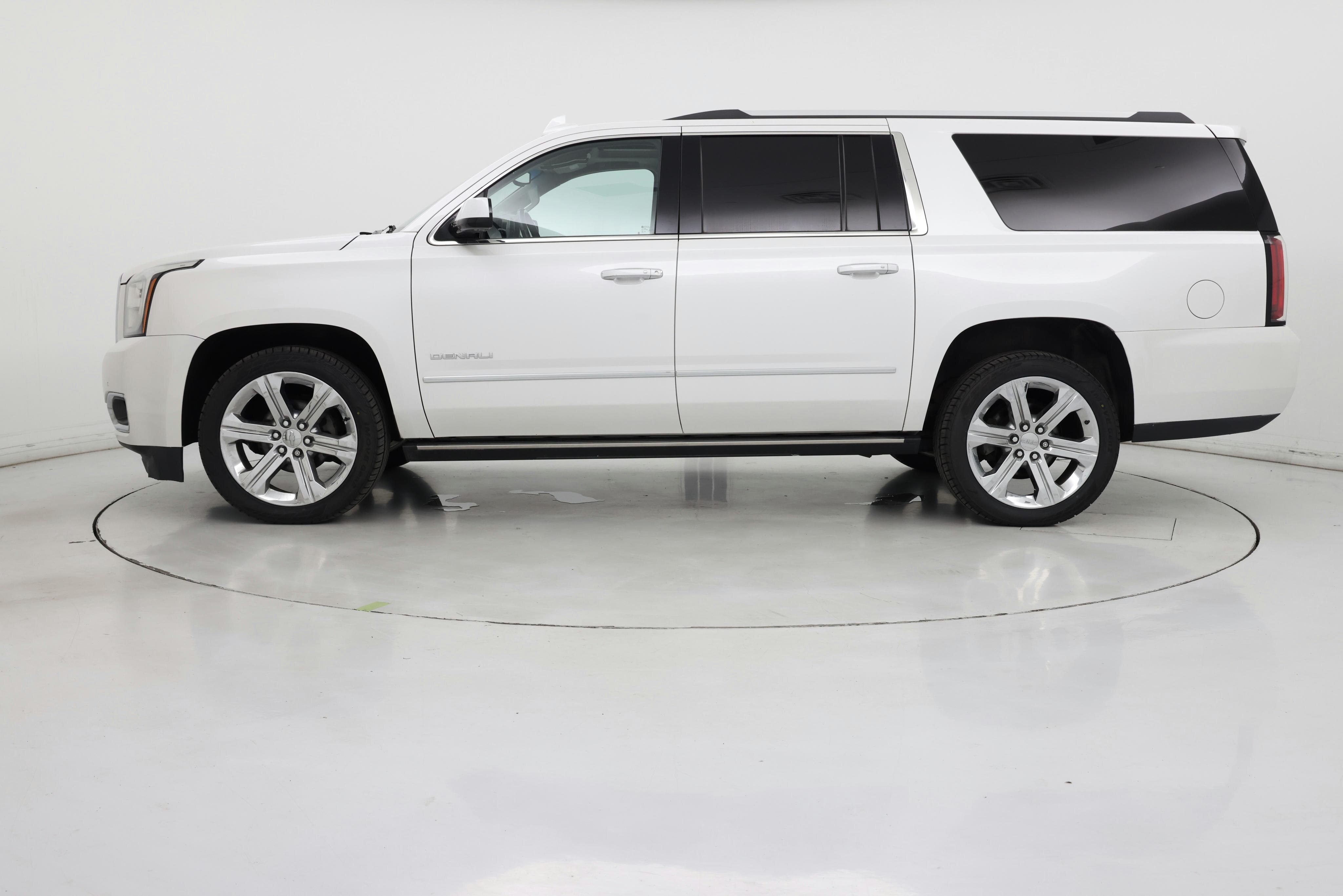 Thumbnail: 2018 GMC Yukon XL - 3