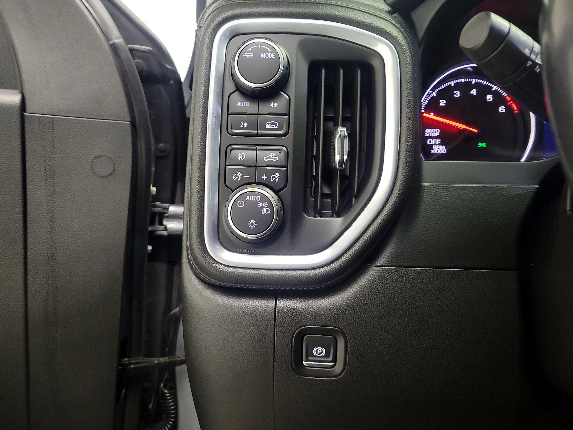 Thumbnail: 2020 Chevrolet Silverado 1500 - 13