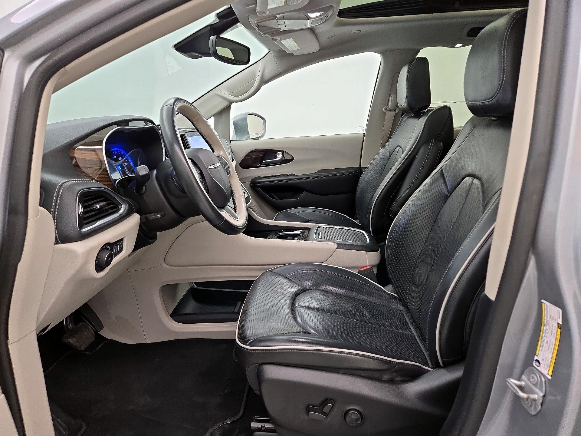 Thumbnail: 2021 Chrysler Pacifica - 11