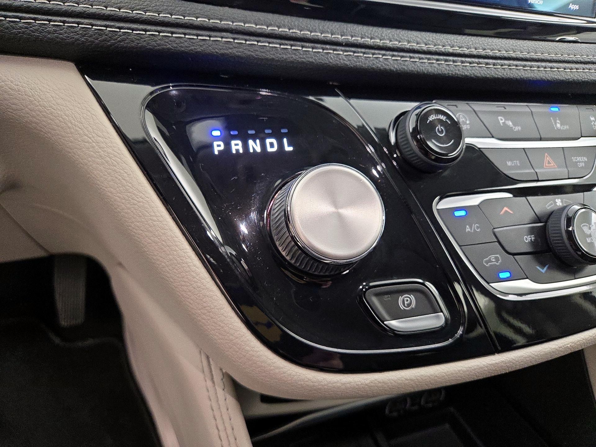 Thumbnail: 2021 Chrysler Pacifica - 18