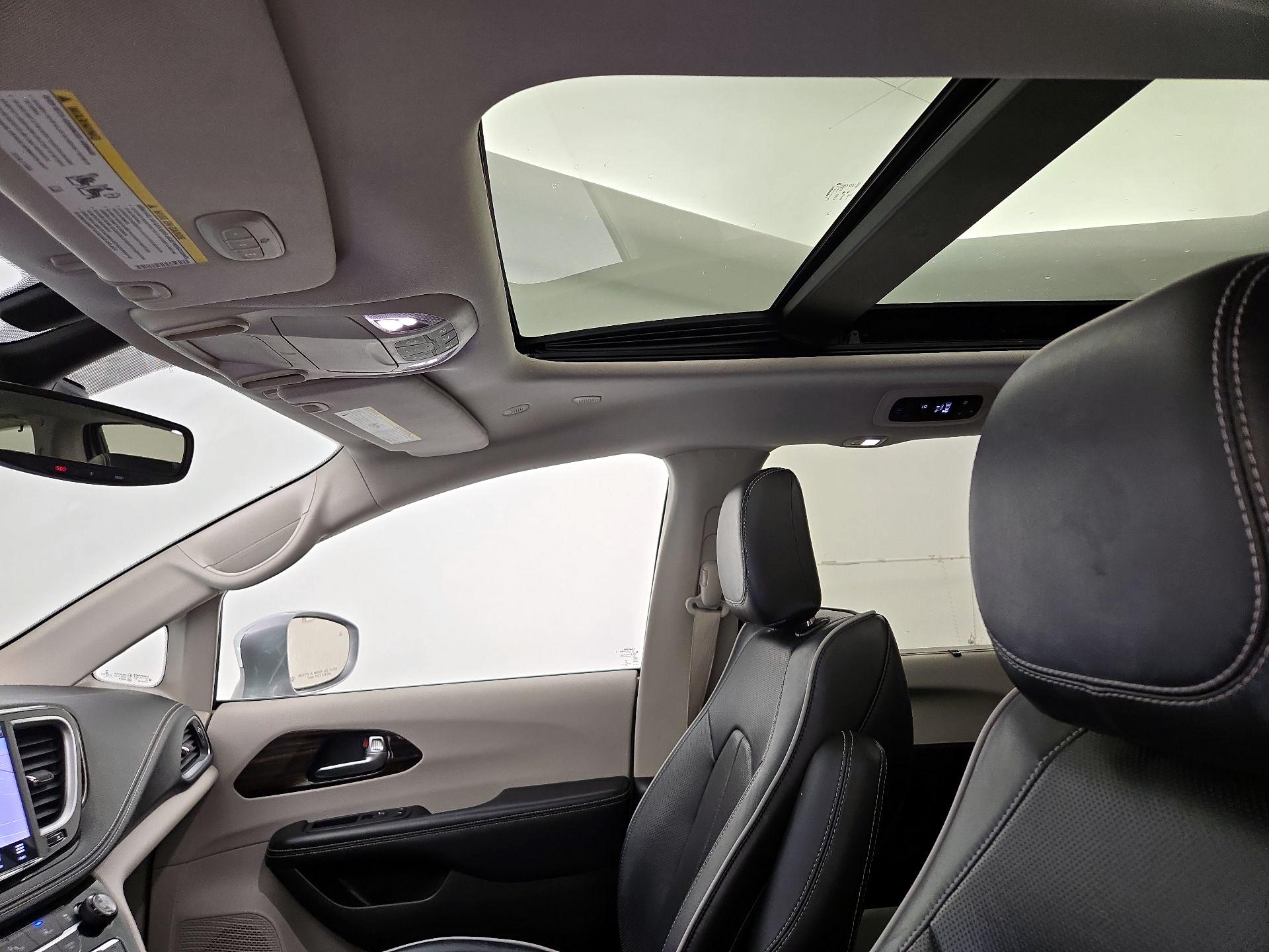 Thumbnail: 2021 Chrysler Pacifica - 20