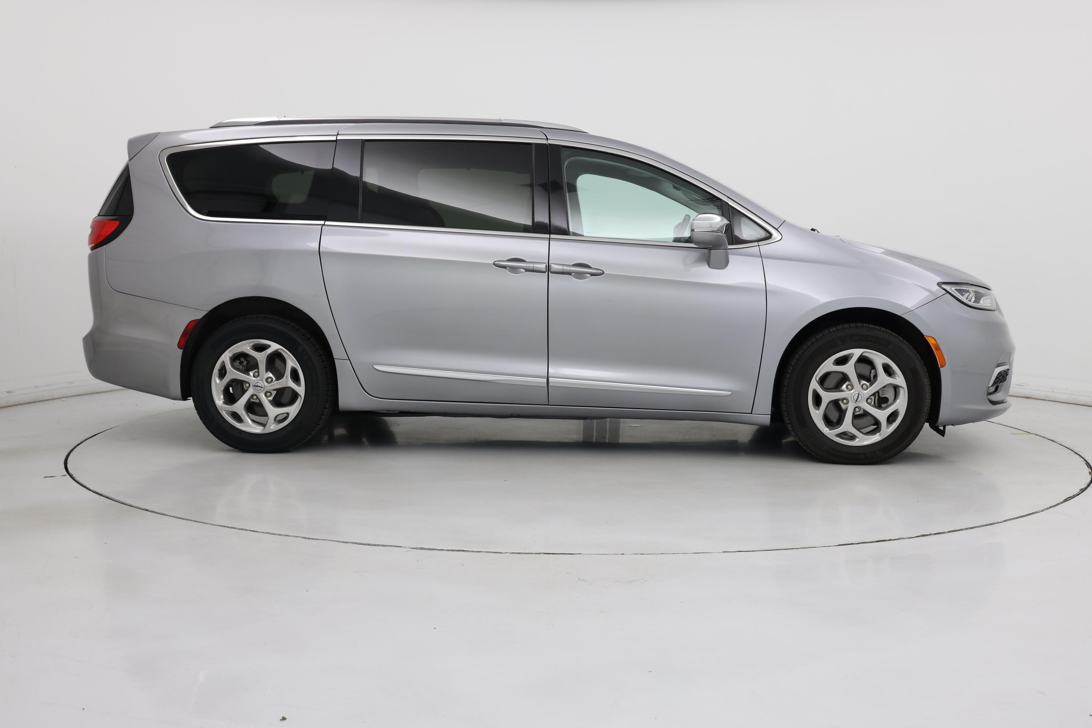 Thumbnail: 2021 Chrysler Pacifica - 7