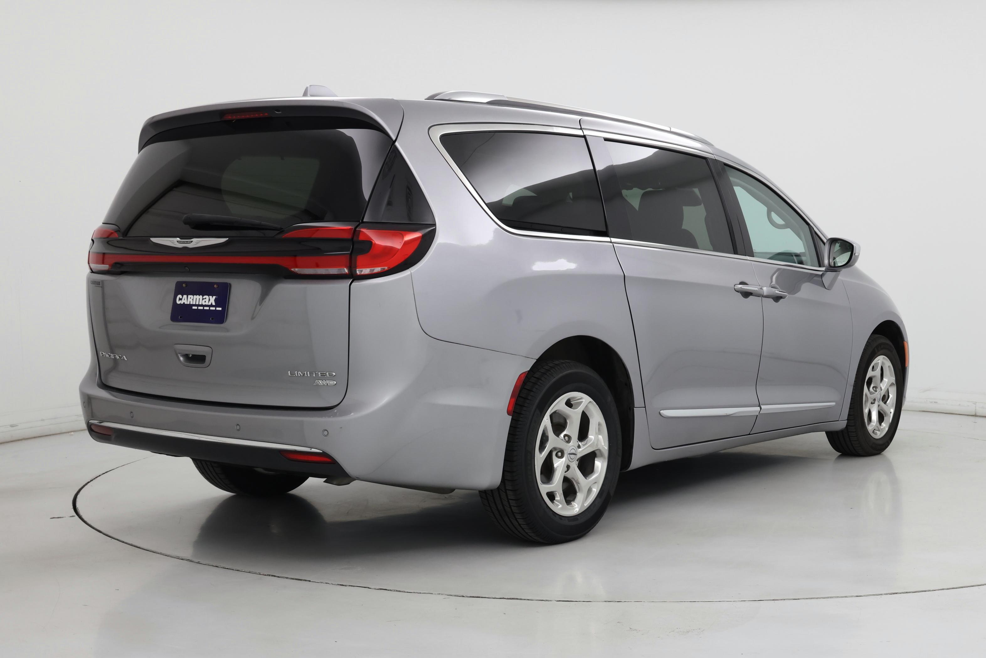 Thumbnail: 2021 Chrysler Pacifica - 8