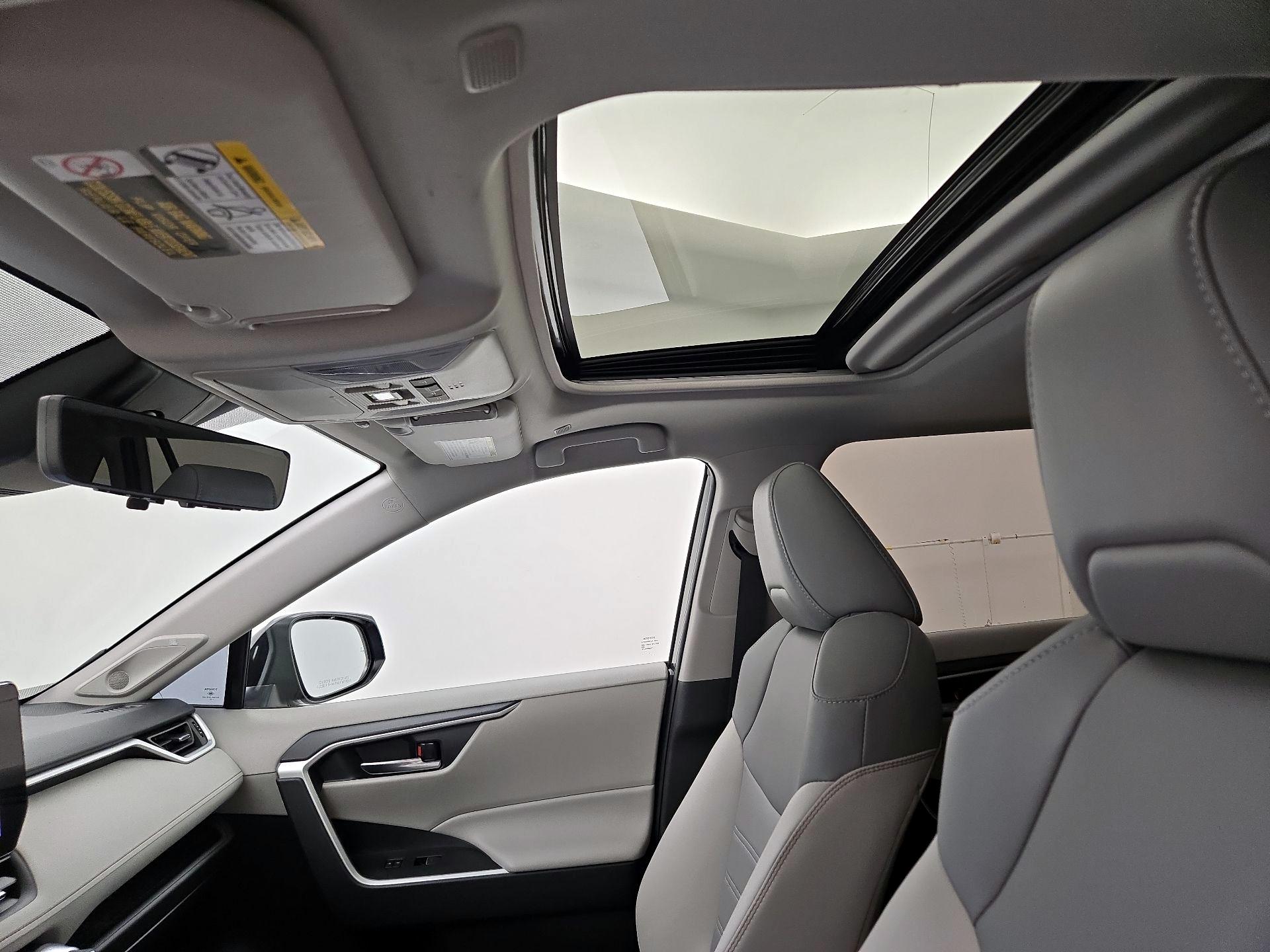 Thumbnail: 2024 Toyota RAV4 - 20