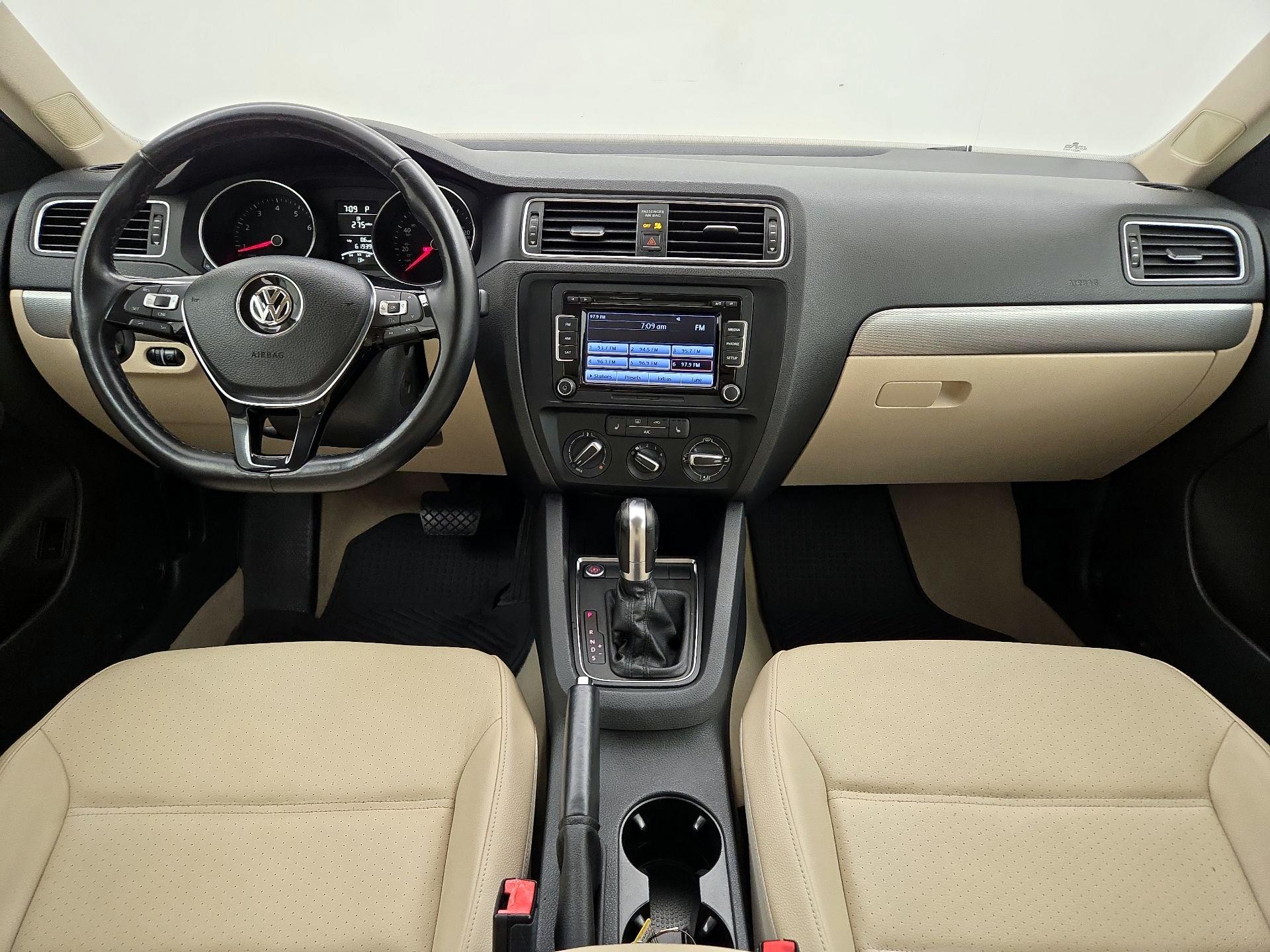 Thumbnail: 2015 Volkswagen Jetta - 9