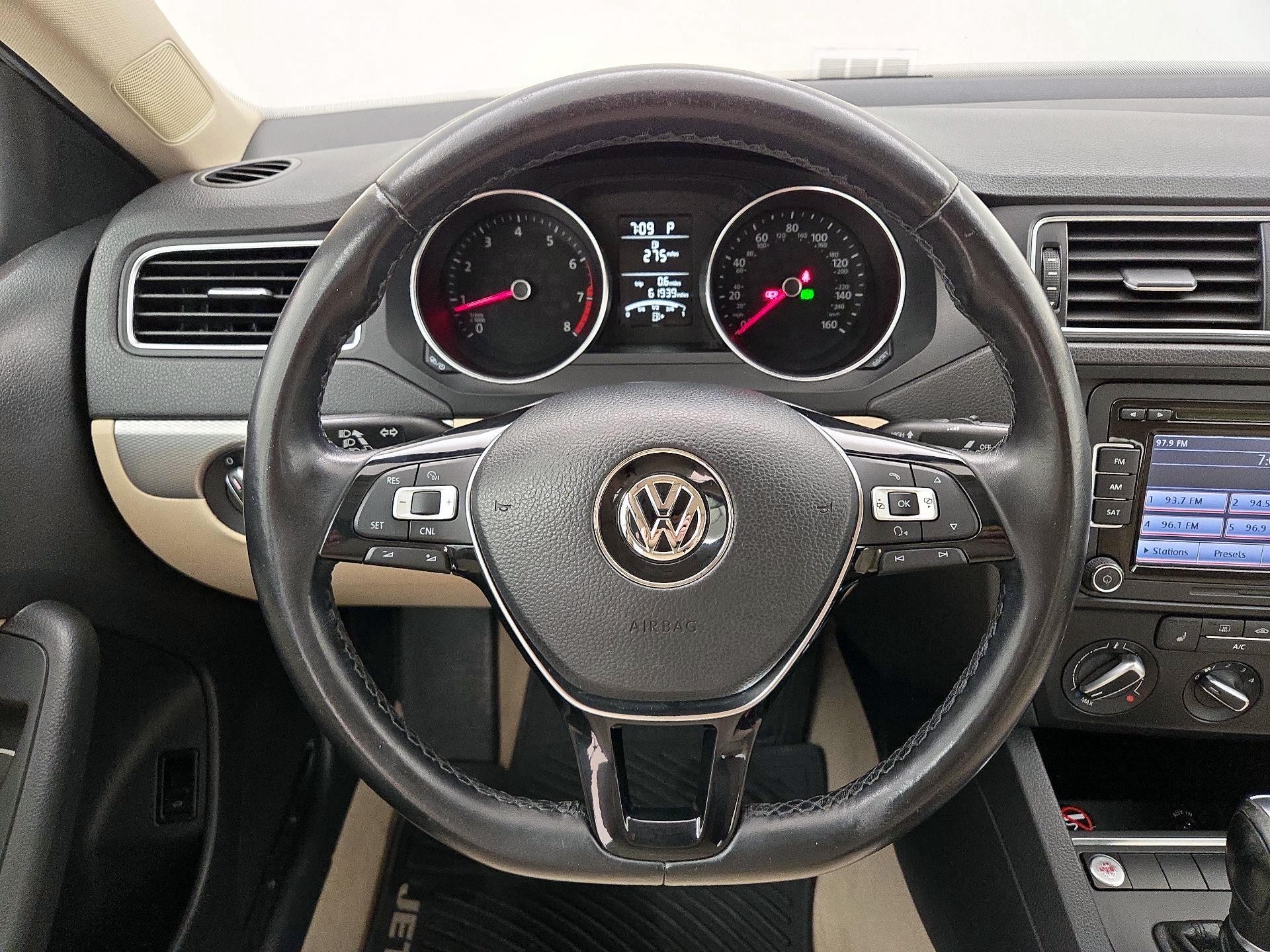 Thumbnail: 2015 Volkswagen Jetta - 10