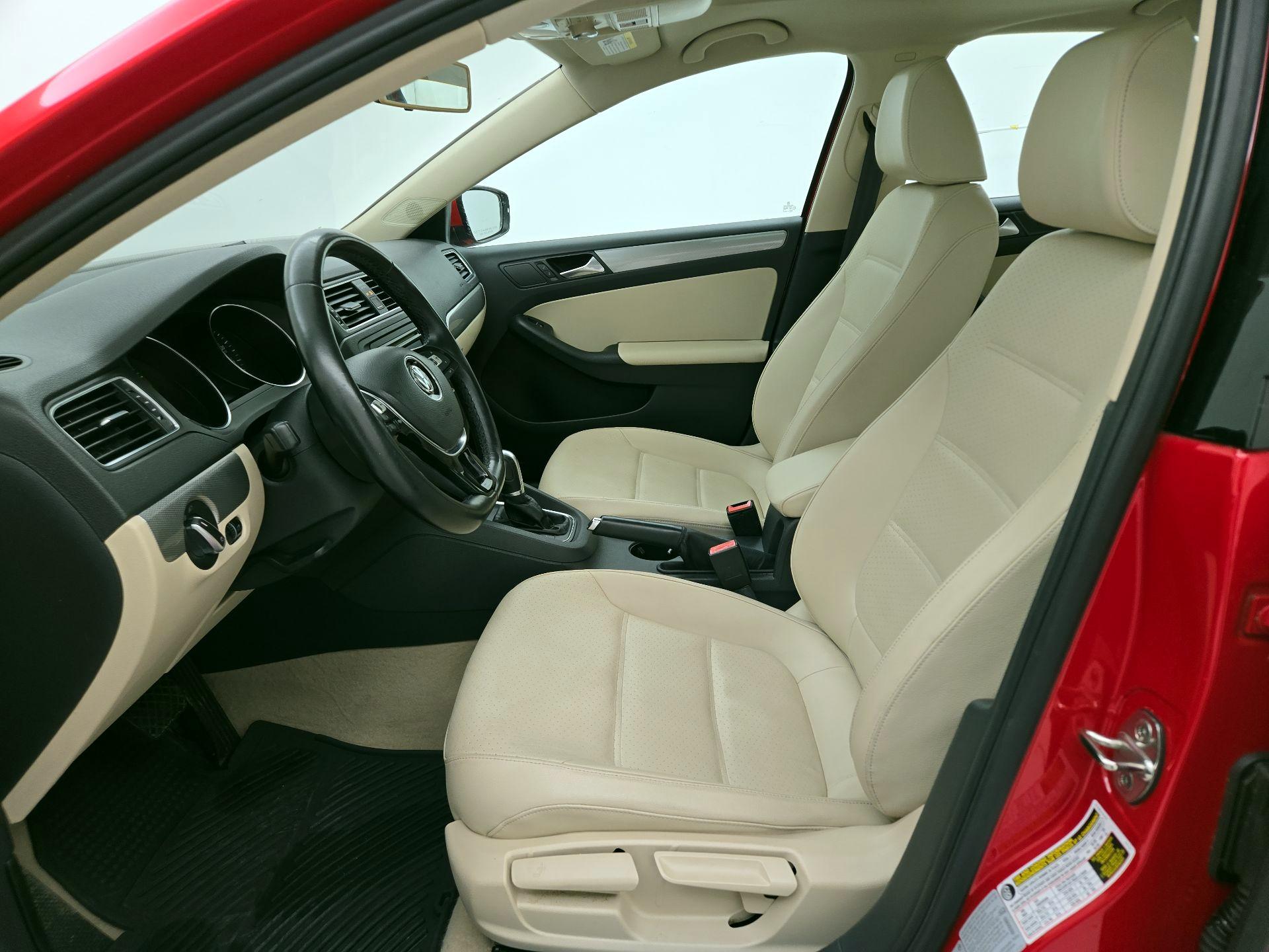 Thumbnail: 2015 Volkswagen Jetta - 11