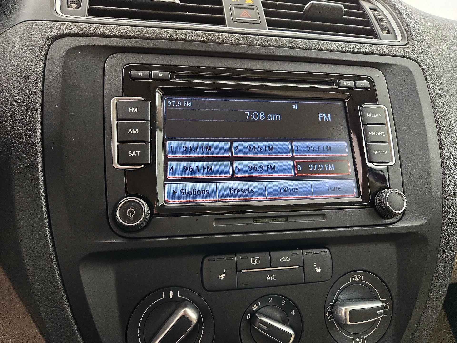 Thumbnail: 2015 Volkswagen Jetta - 15