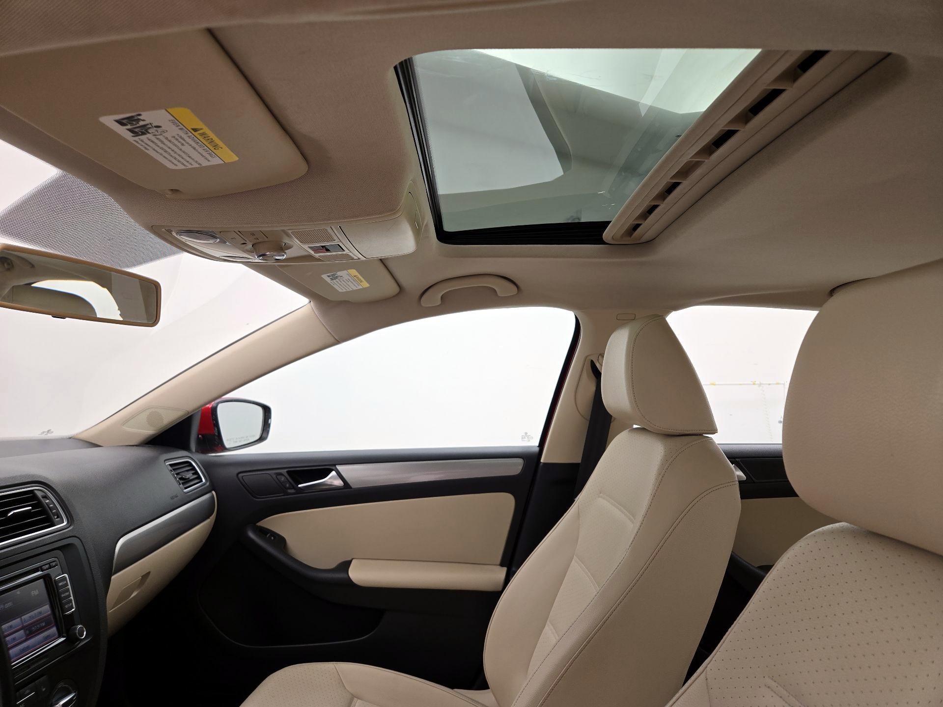 Thumbnail: 2015 Volkswagen Jetta - 19