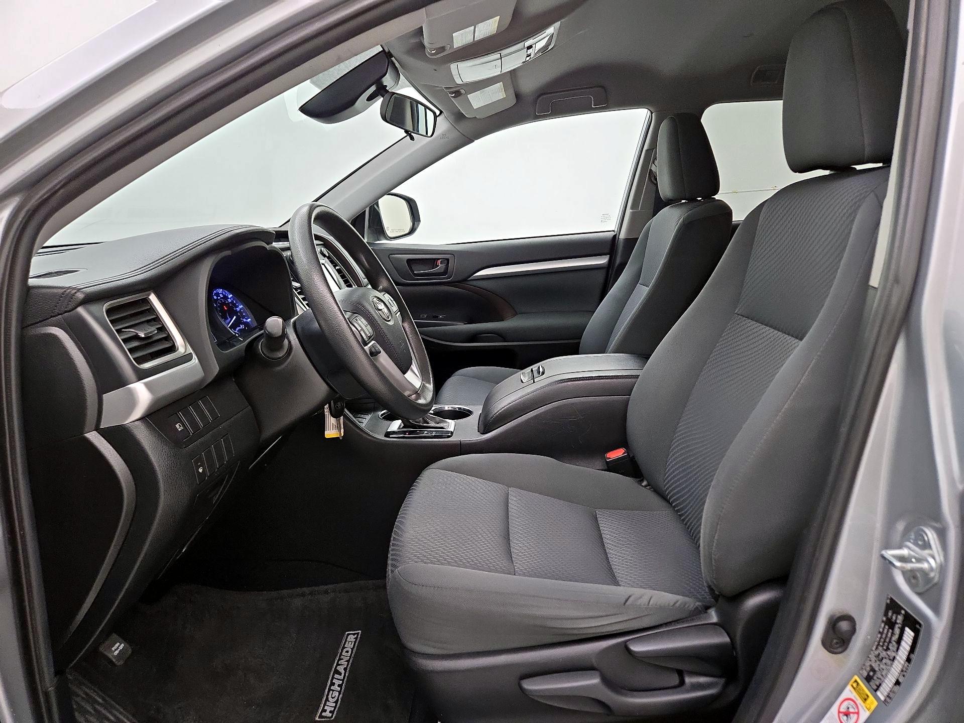 Thumbnail: 2019 Toyota Highlander - 11