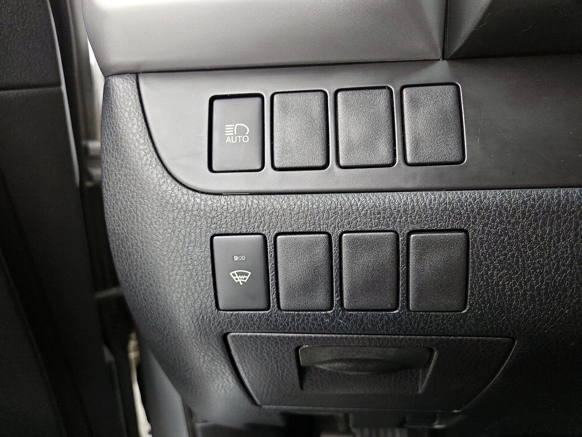 Thumbnail: 2019 Toyota Highlander - 13