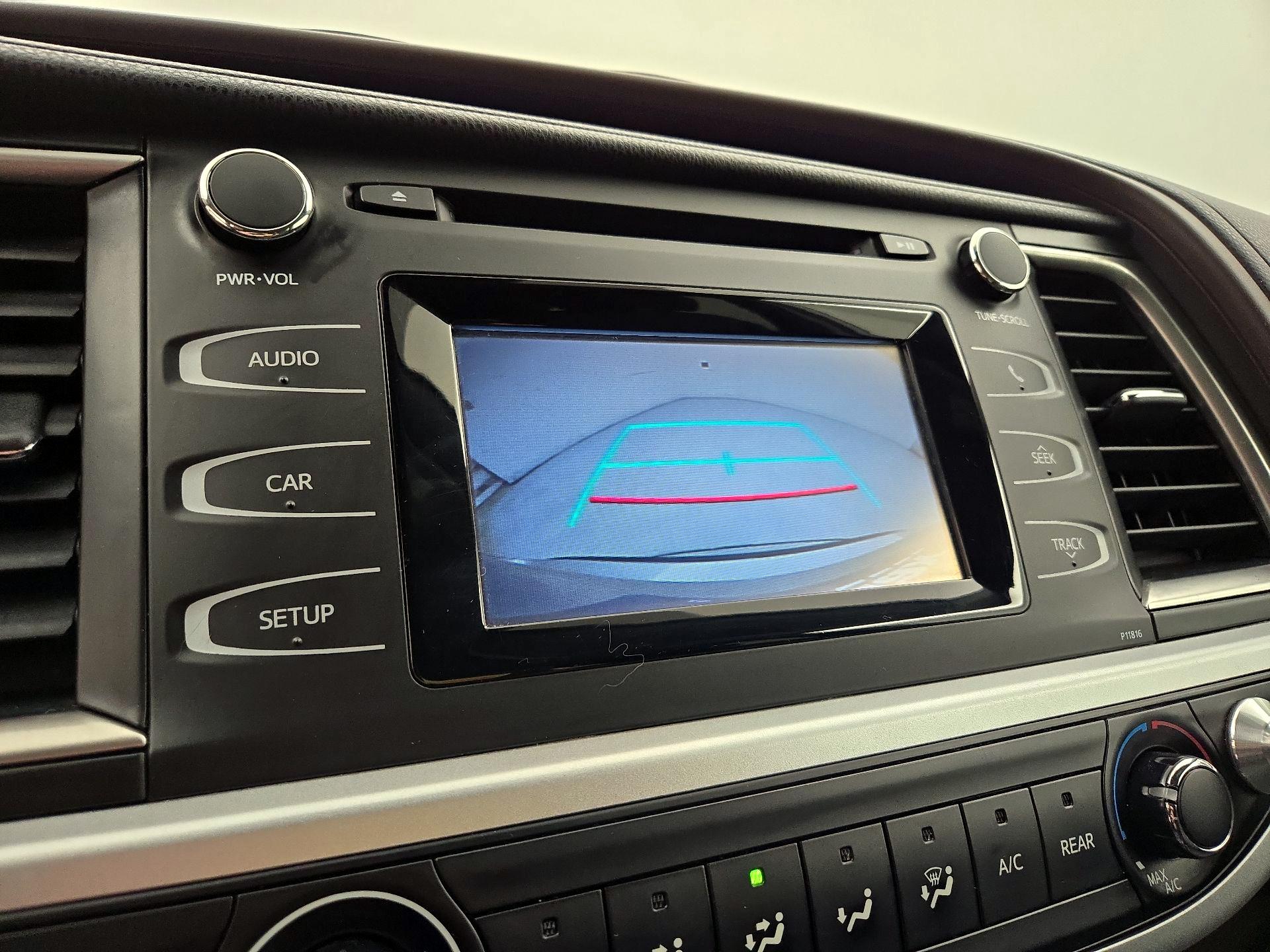 Thumbnail: 2019 Toyota Highlander - 14
