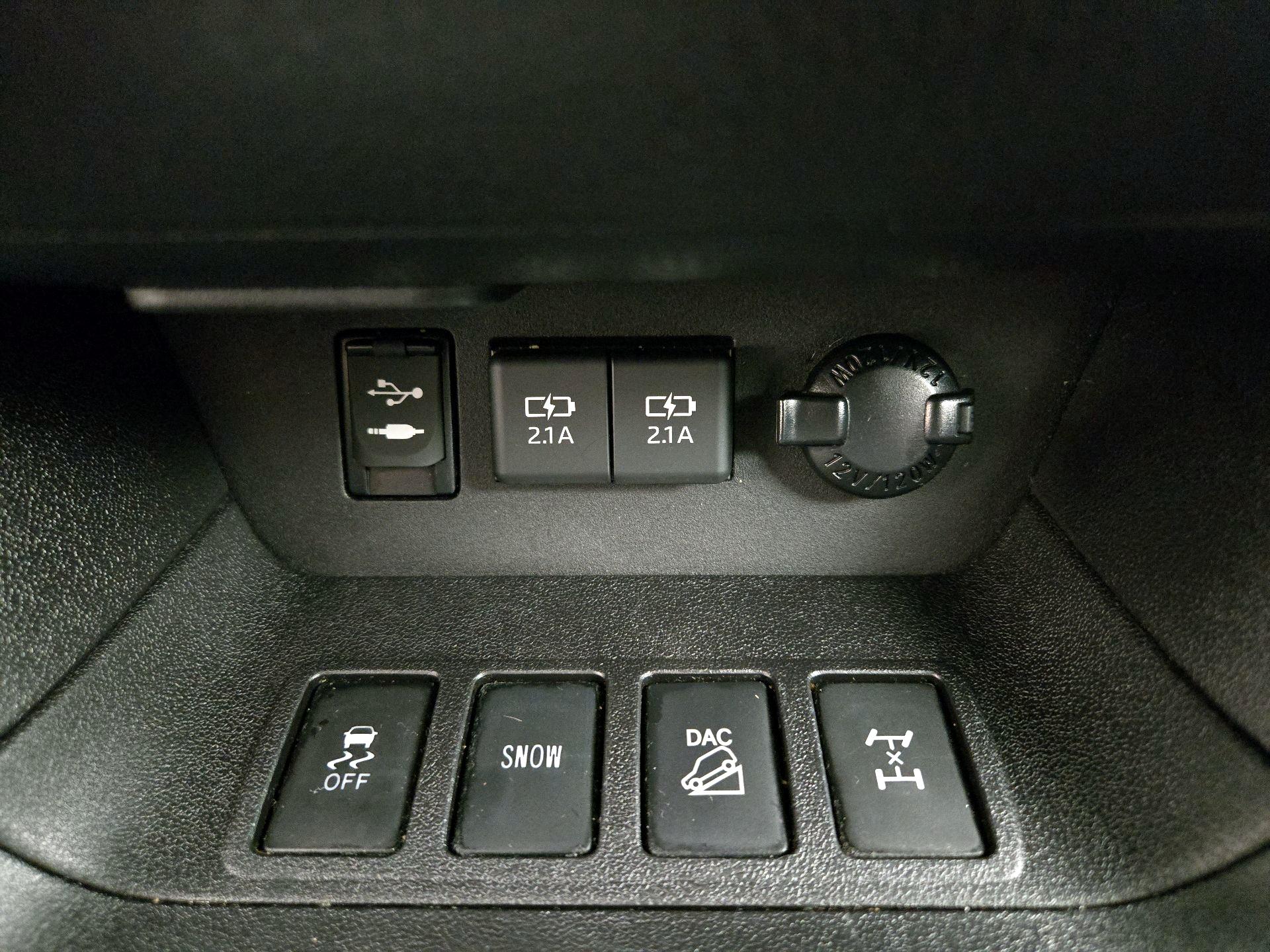 Thumbnail: 2019 Toyota Highlander - 18