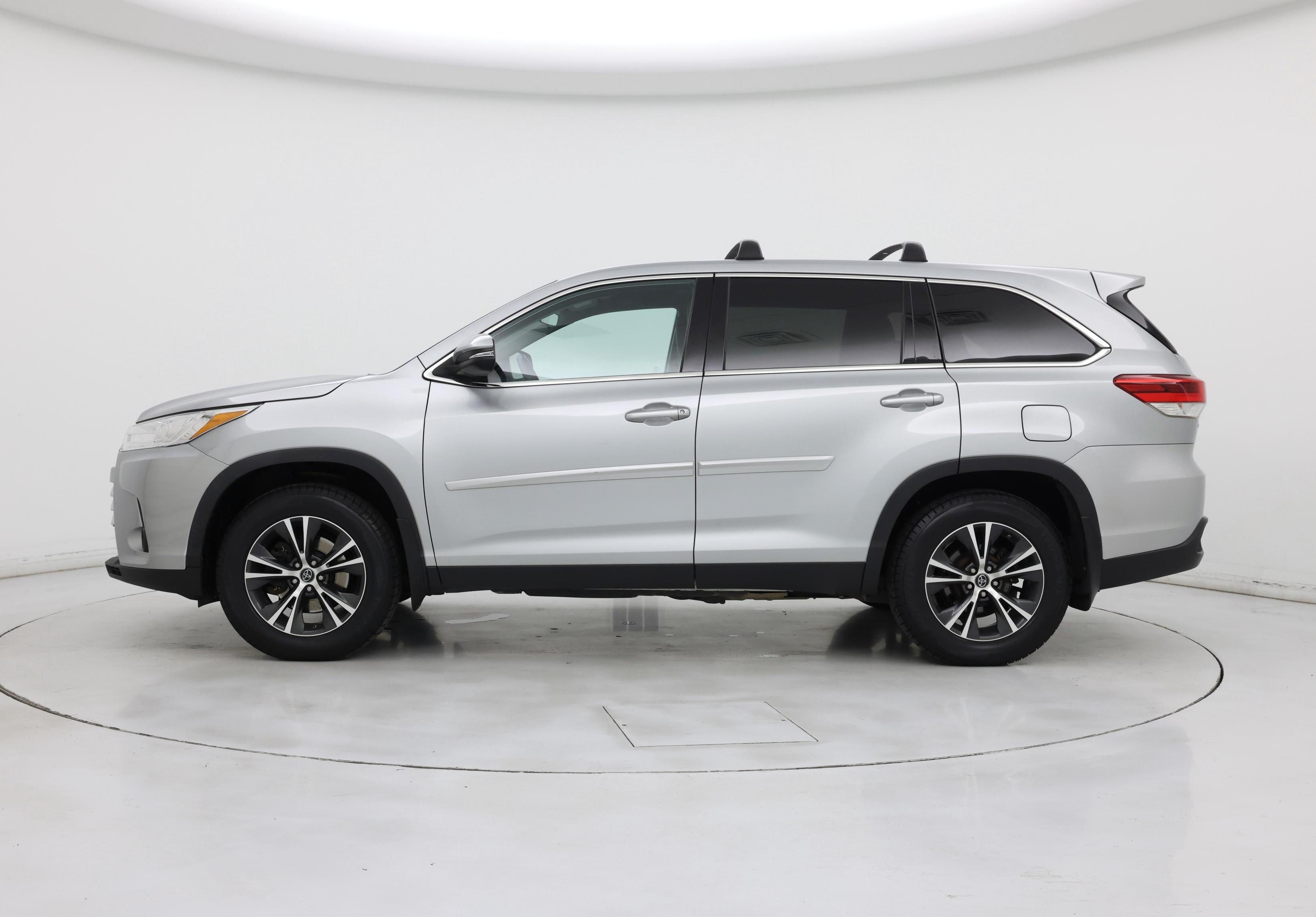 Thumbnail: 2019 Toyota Highlander - 3