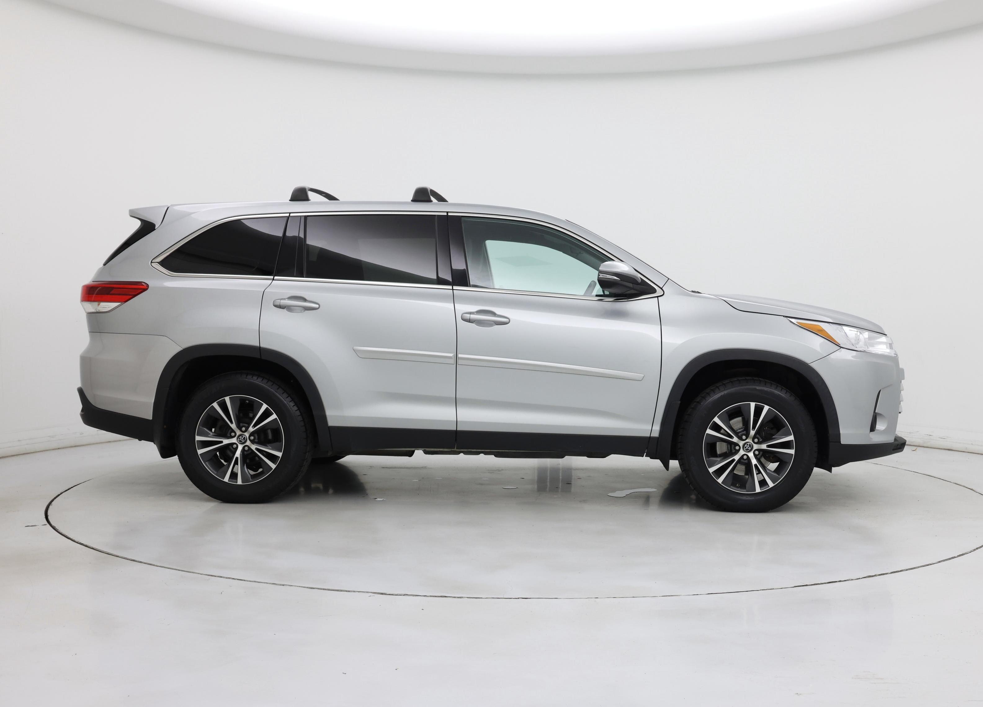 Thumbnail: 2019 Toyota Highlander - 7