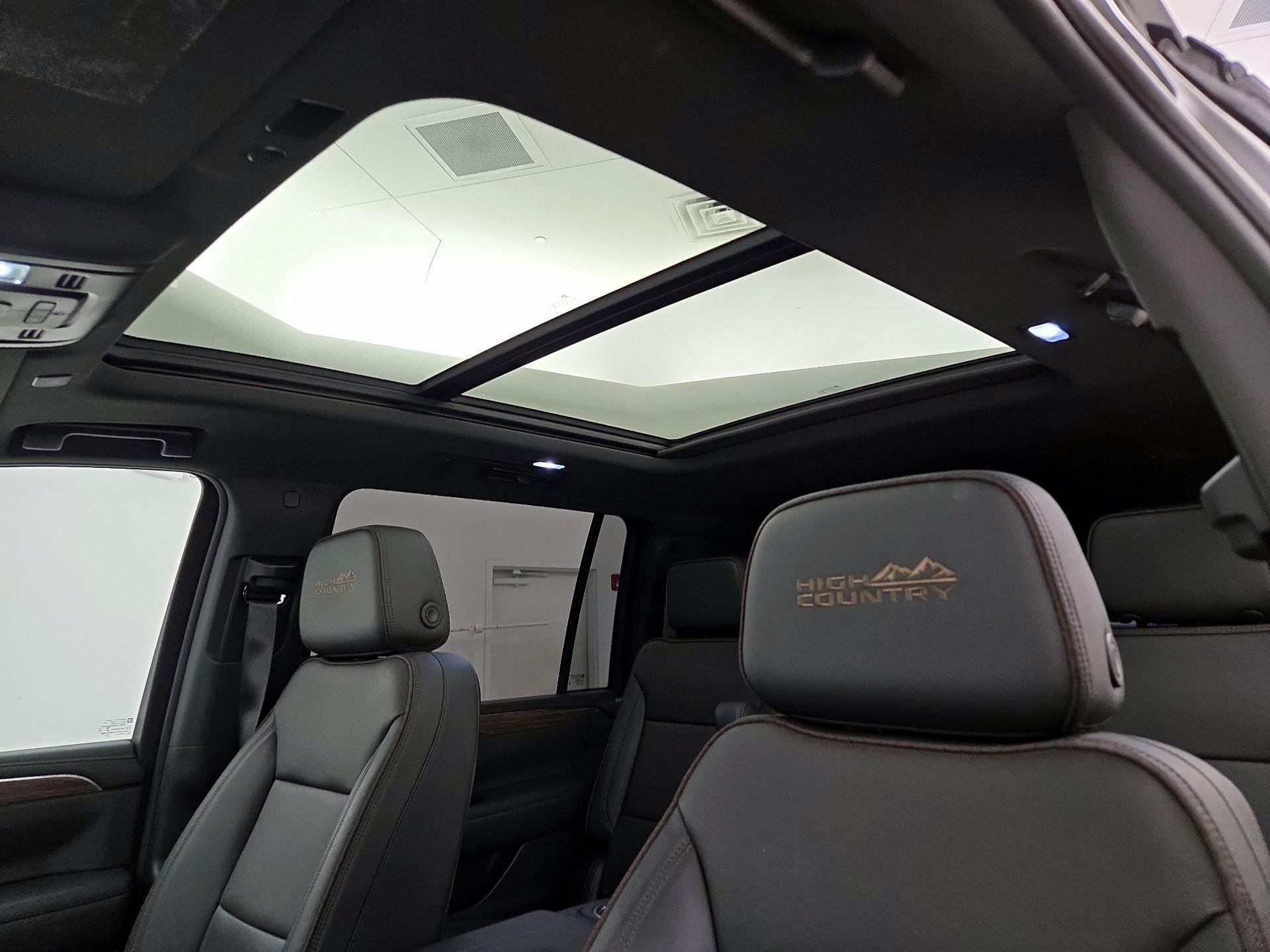 Thumbnail: 2021 Chevrolet Suburban - 20