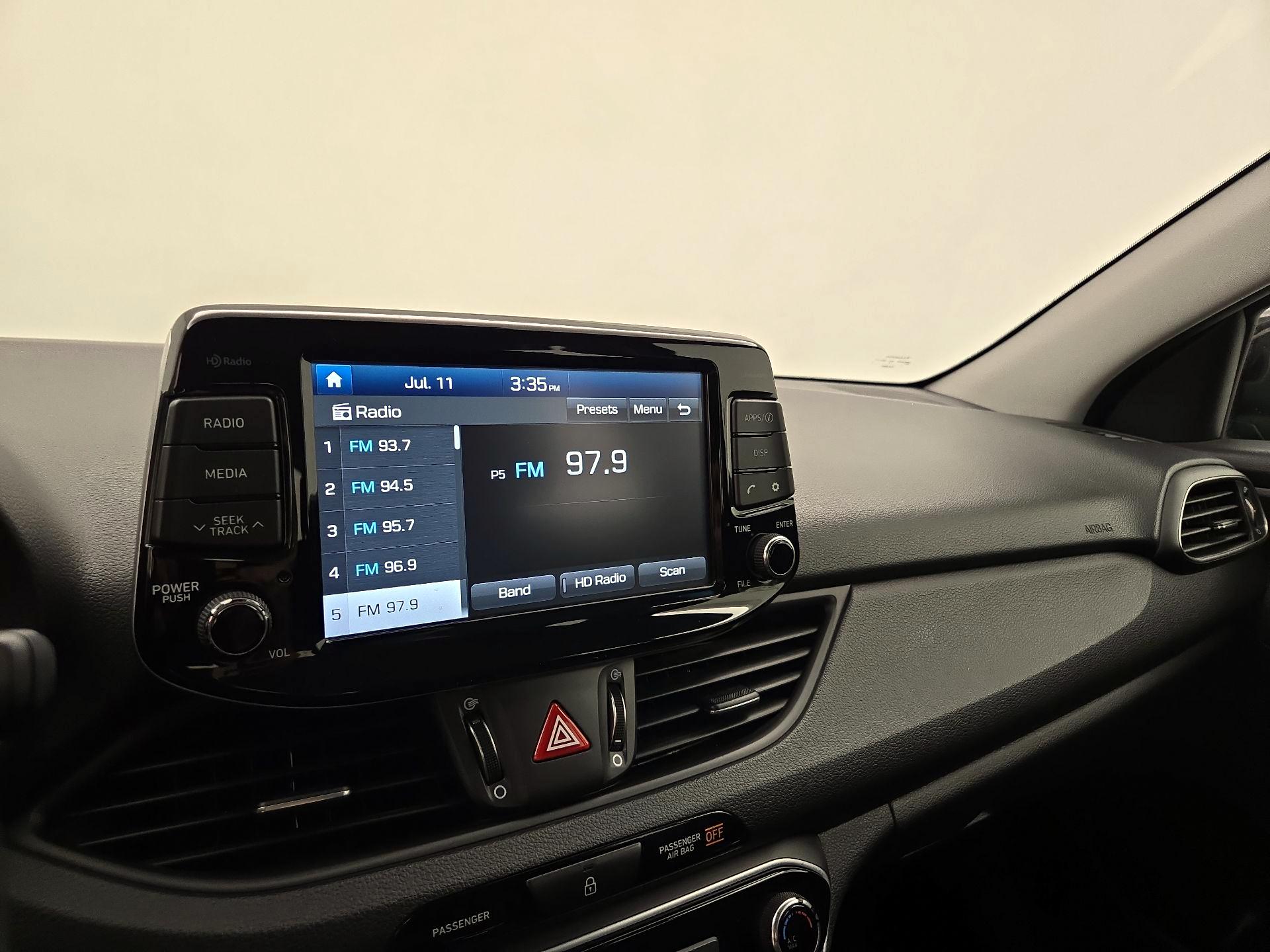 Thumbnail: 2018 Hyundai Elantra - 15
