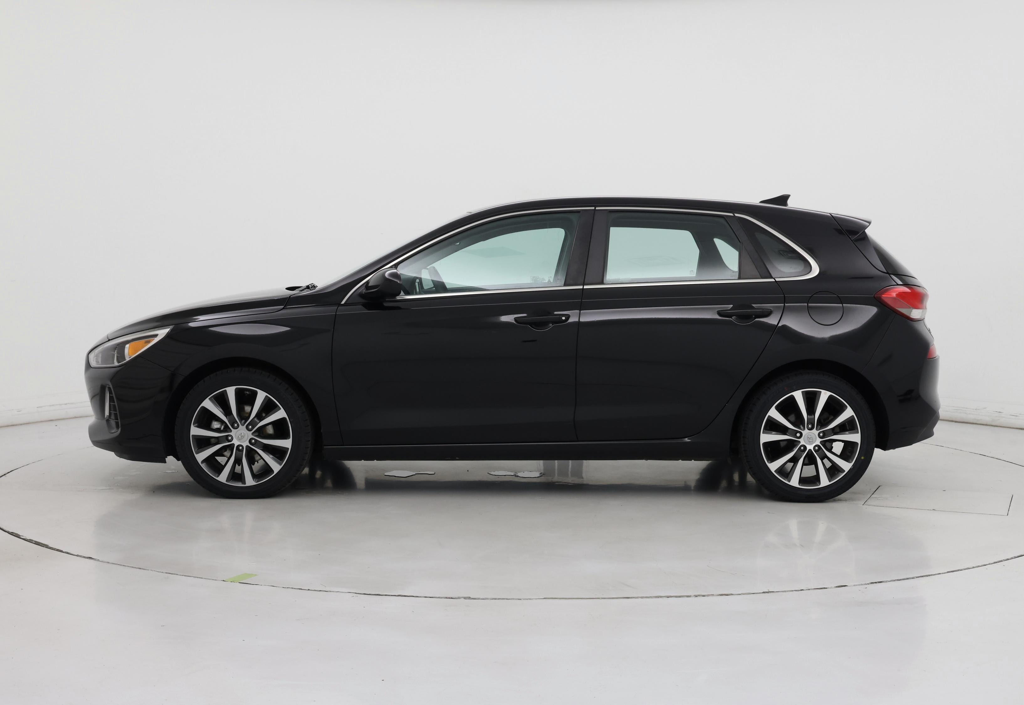 Thumbnail: 2018 Hyundai Elantra - 3