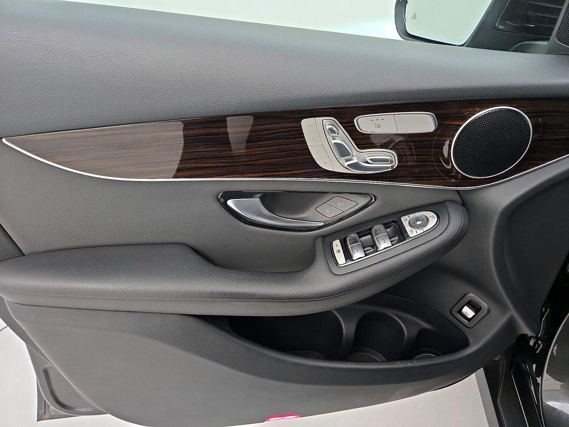 Thumbnail: 2020 Mercedes-Benz GLC - 12
