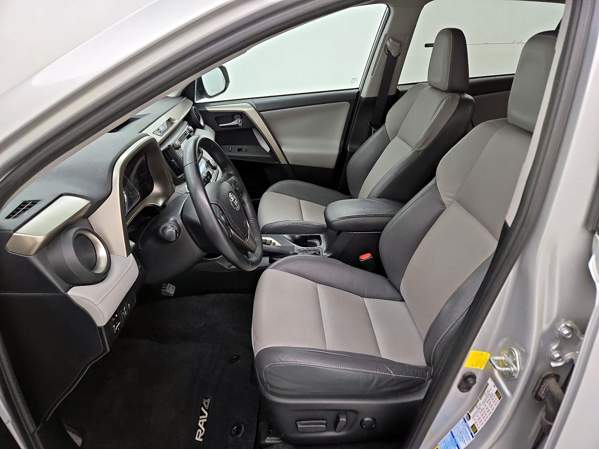 Thumbnail: 2015 Toyota RAV4 - 11