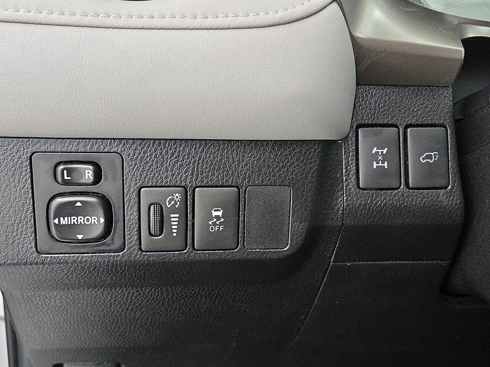 Thumbnail: 2015 Toyota RAV4 - 13