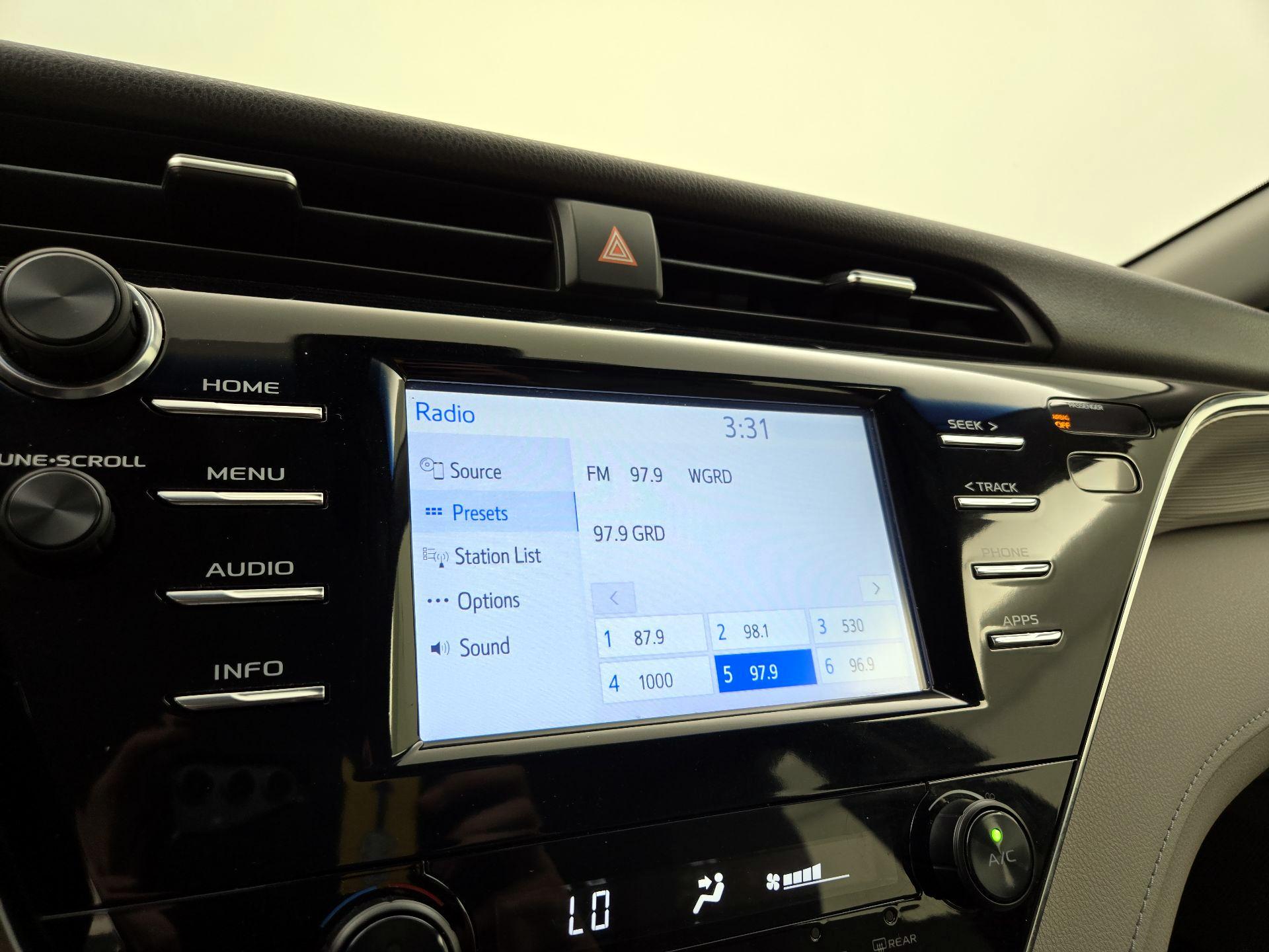 Thumbnail: 2018 Toyota Camry - 15