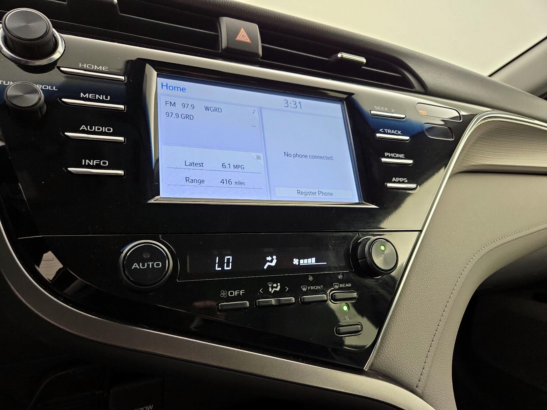 Thumbnail: 2018 Toyota Camry - 16