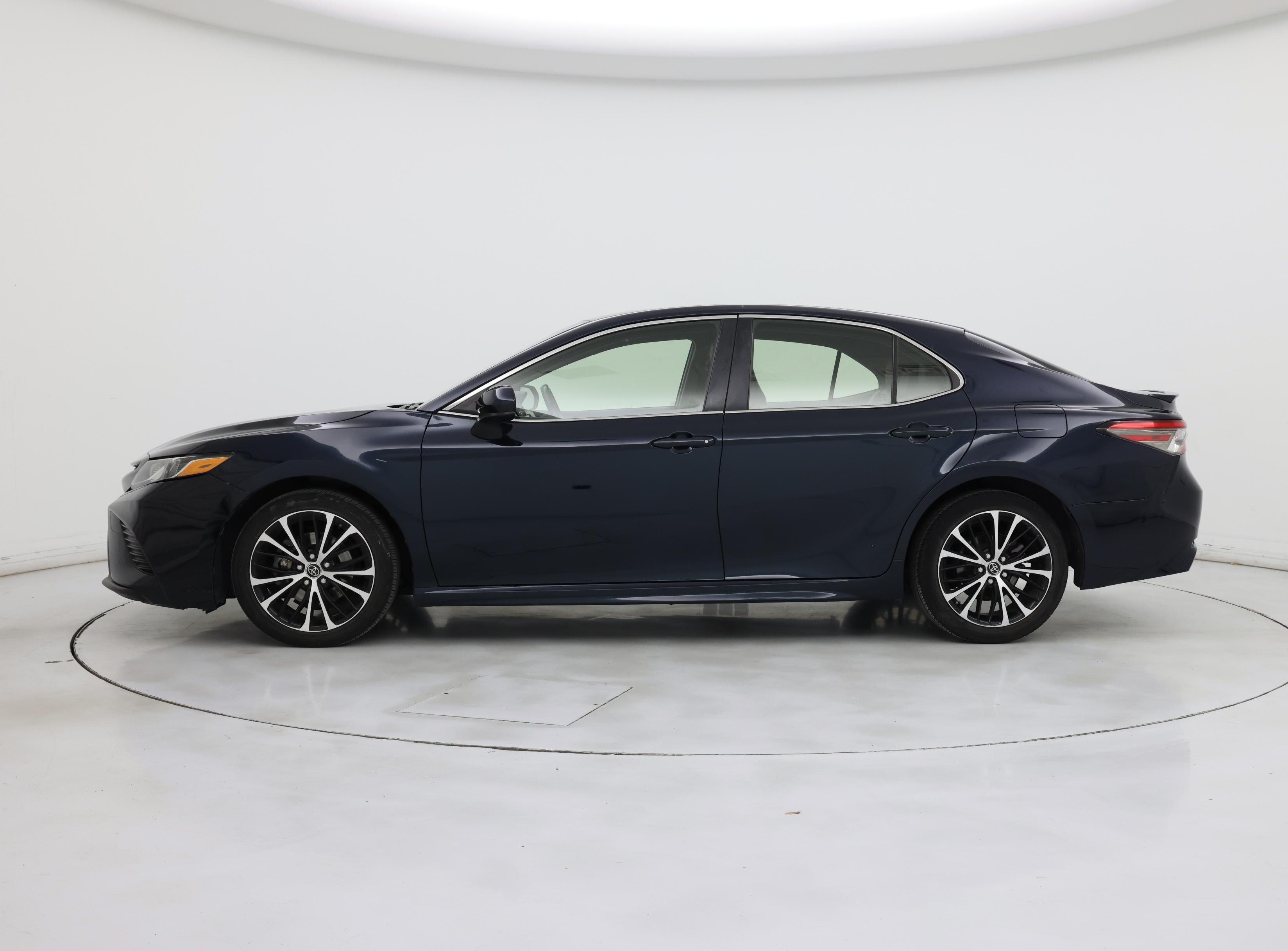 Thumbnail: 2018 Toyota Camry - 3