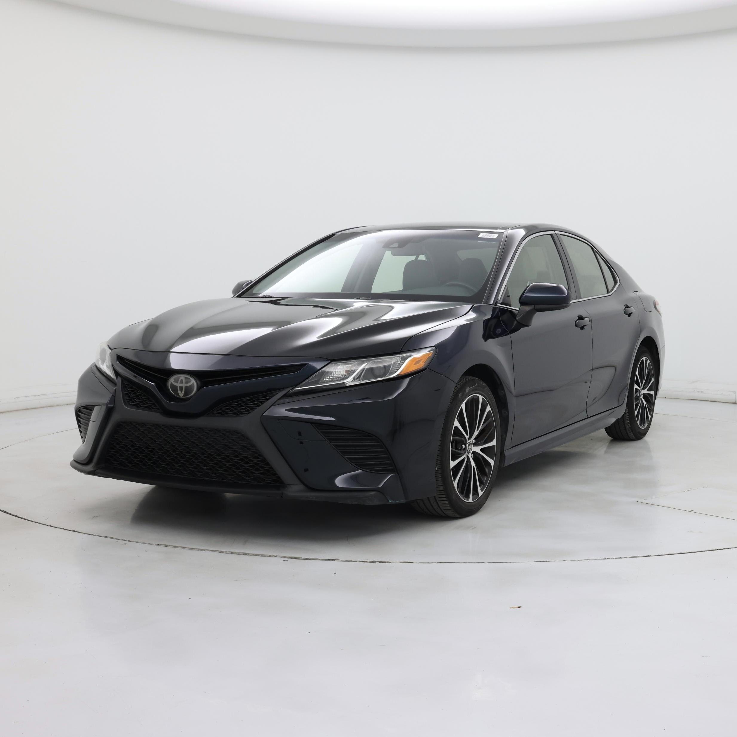 Thumbnail: 2018 Toyota Camry - 4