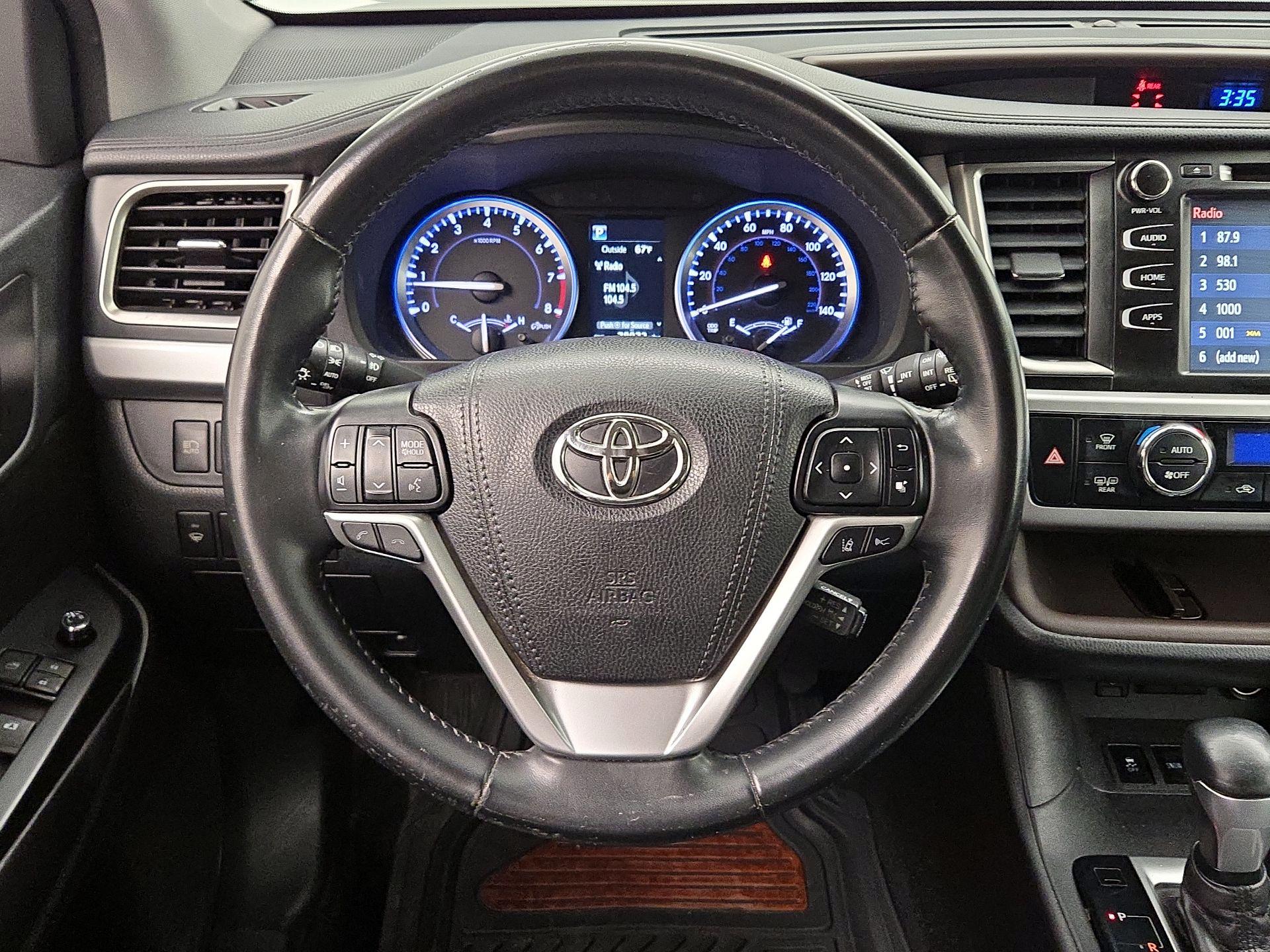 Thumbnail: 2017 Toyota Highlander - 10