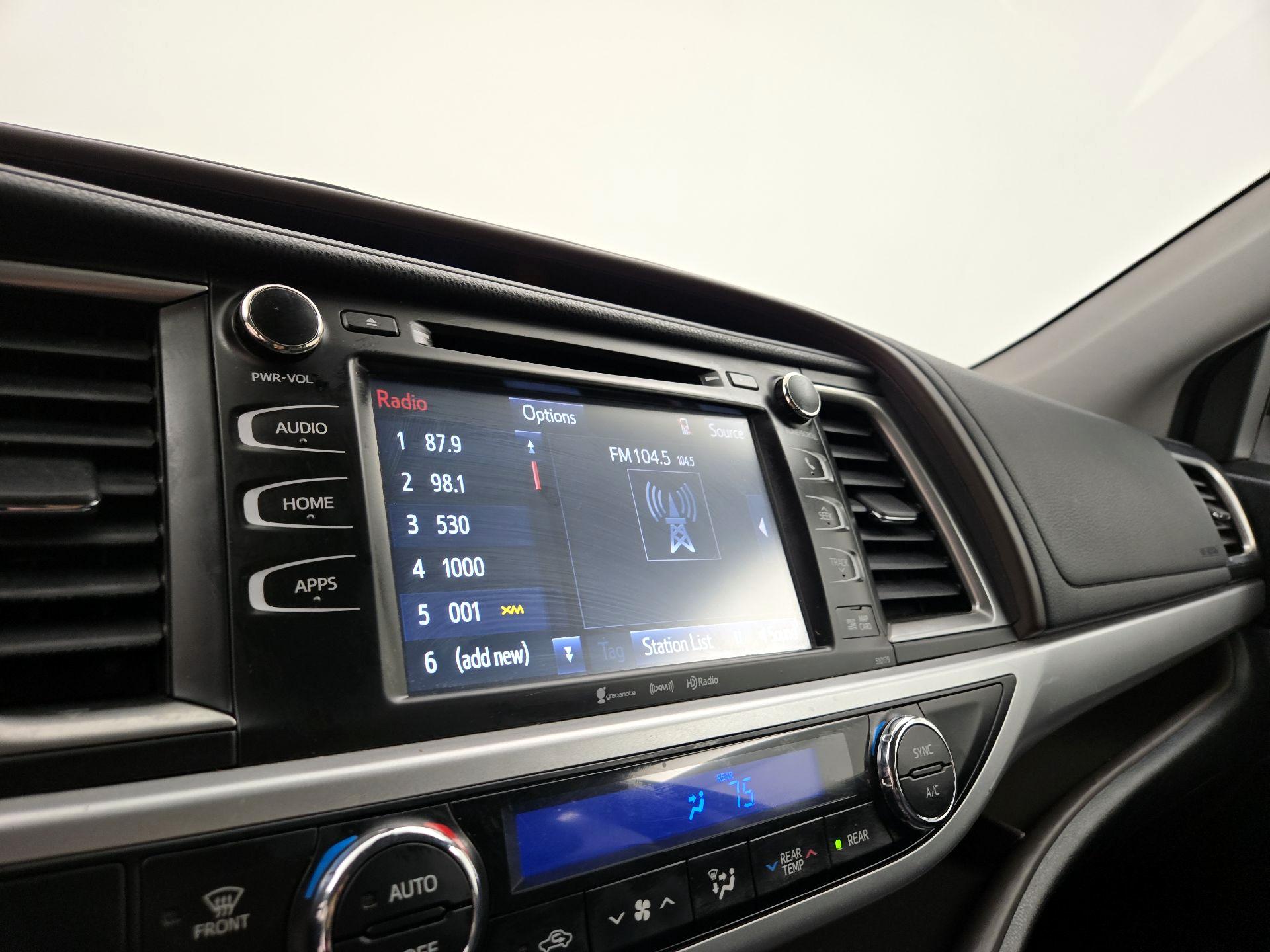 Thumbnail: 2017 Toyota Highlander - 15