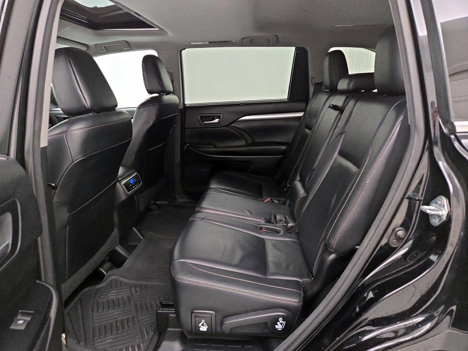 Thumbnail: 2017 Toyota Highlander - 20