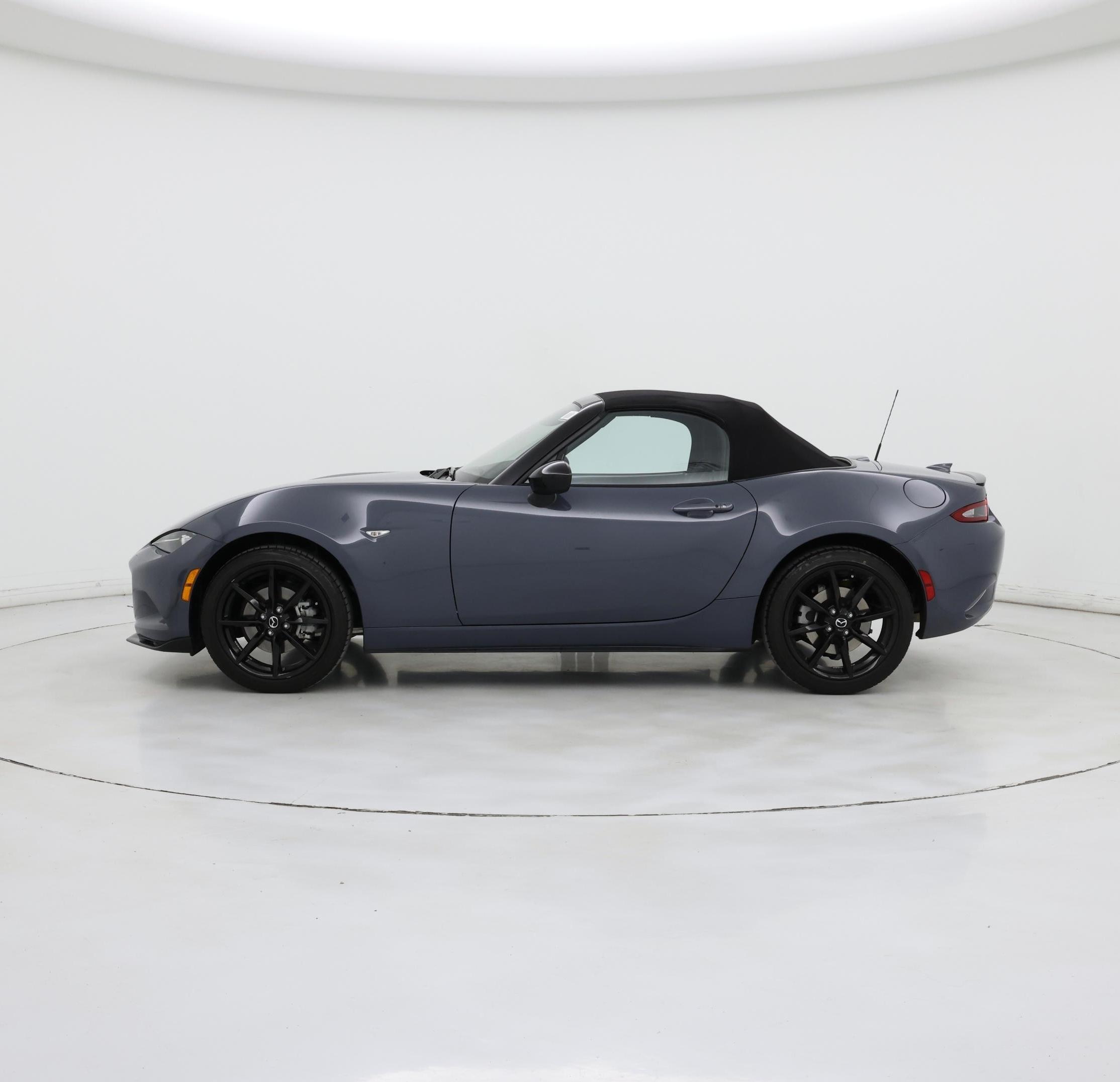 Thumbnail: 2021 Mazda MX-5 Miata - 3